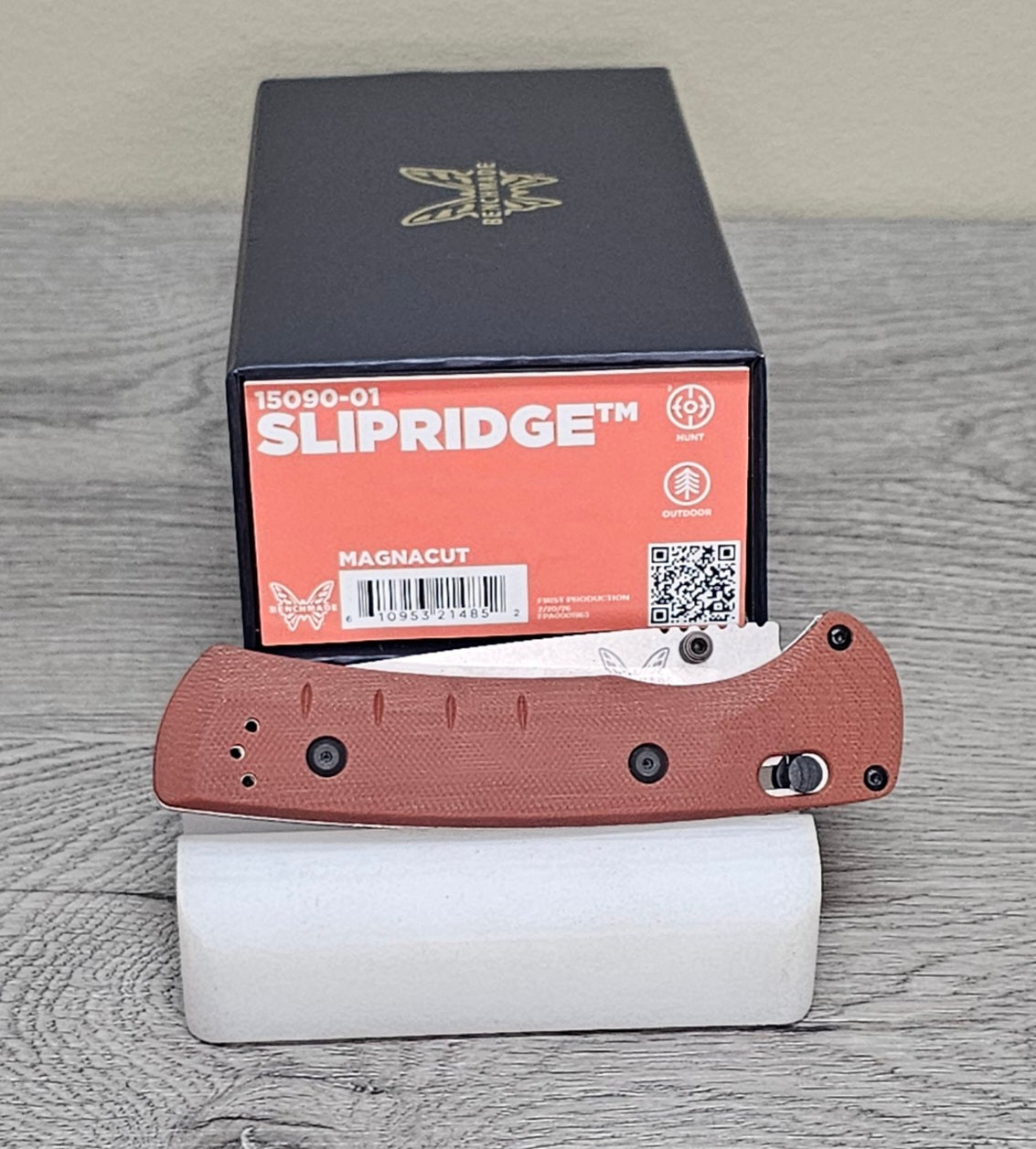 B-USA 15090-01 SLIPR1DGE RUST ORANGE MADE on a BENCH in Oregon