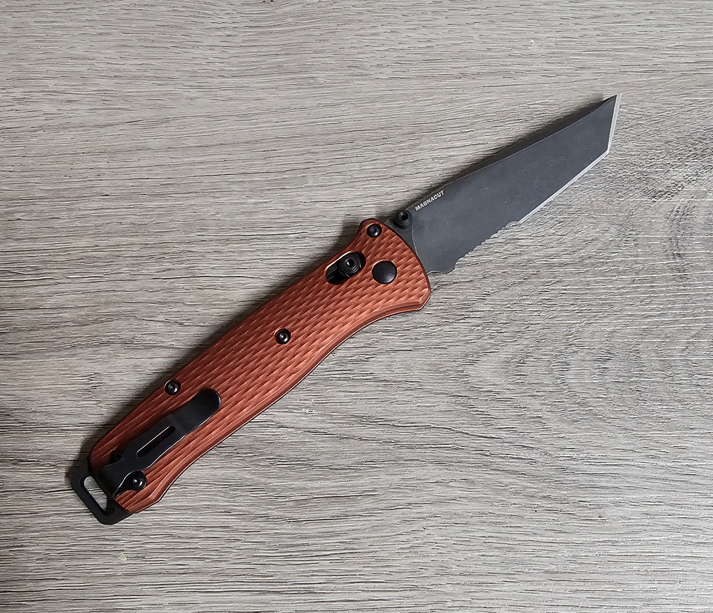 B-USA 537BK-06 BA*LOUT TANTO SERATED BURNT COPPER ALUMINUM. MADE on a BENCH in Oregon