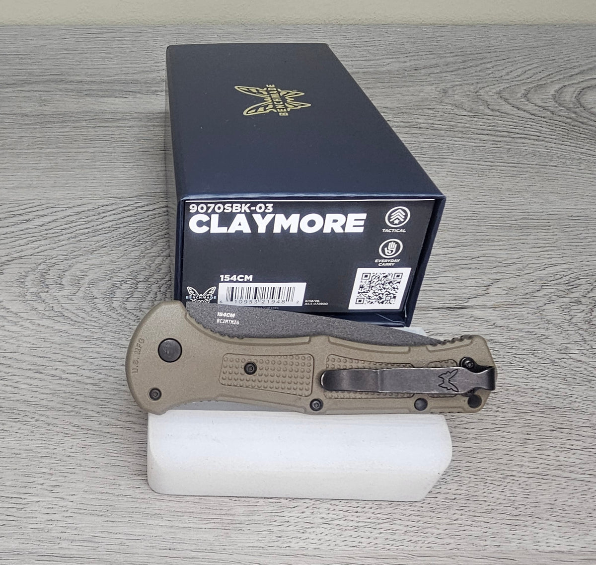 B-USA 9070SBK-03 CLAYM0RE AUTO OPENING (NON 0TF) RANGER GREEN SERRATED KNIFE . MADE on a BENCH in Oregon (Copy)