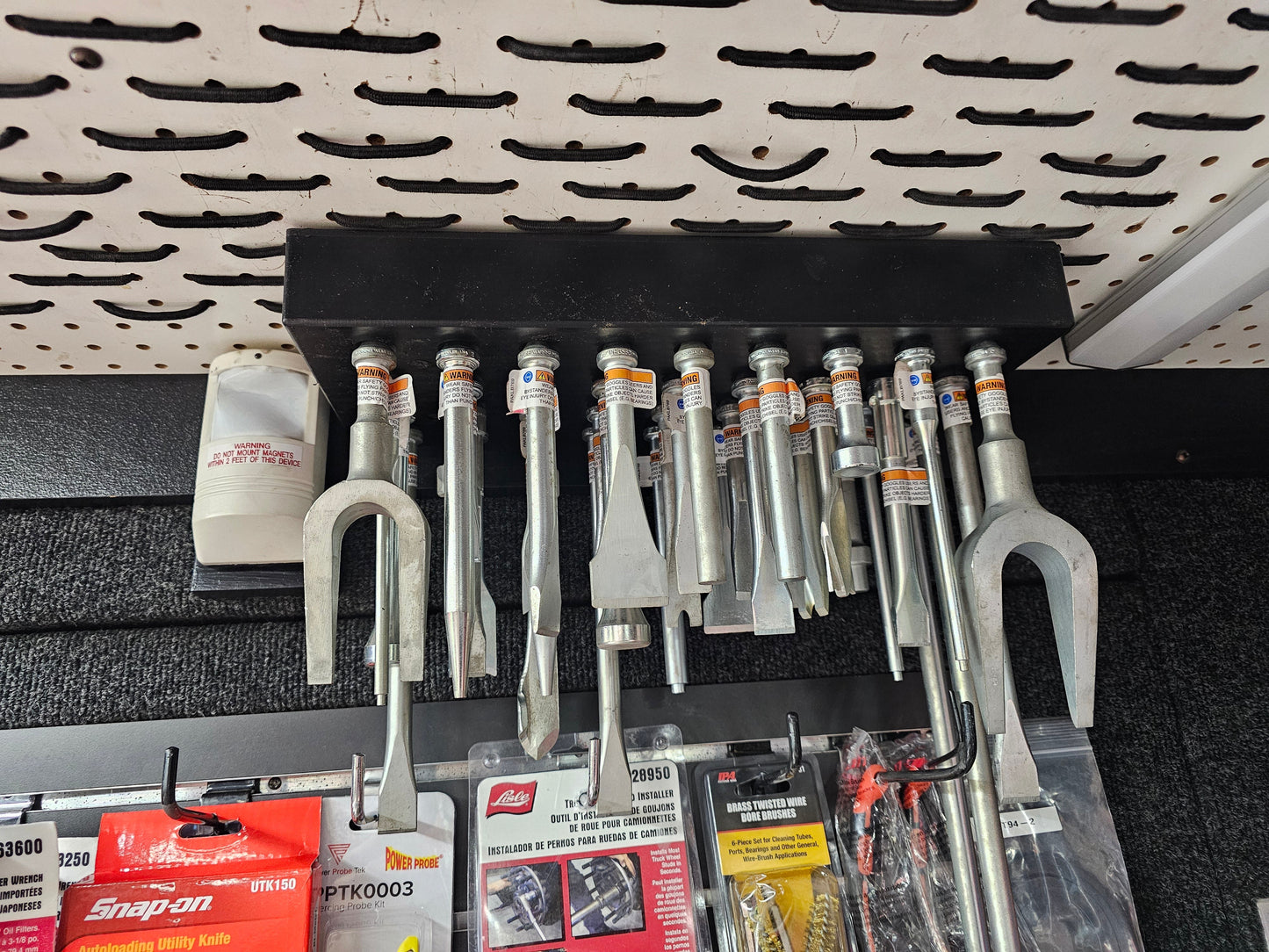 MAGNETIC AIR HAMMER BIT HOLDER (DOUBLE MAGNETS FOR MOUNTING ON STEEL SURFACE)