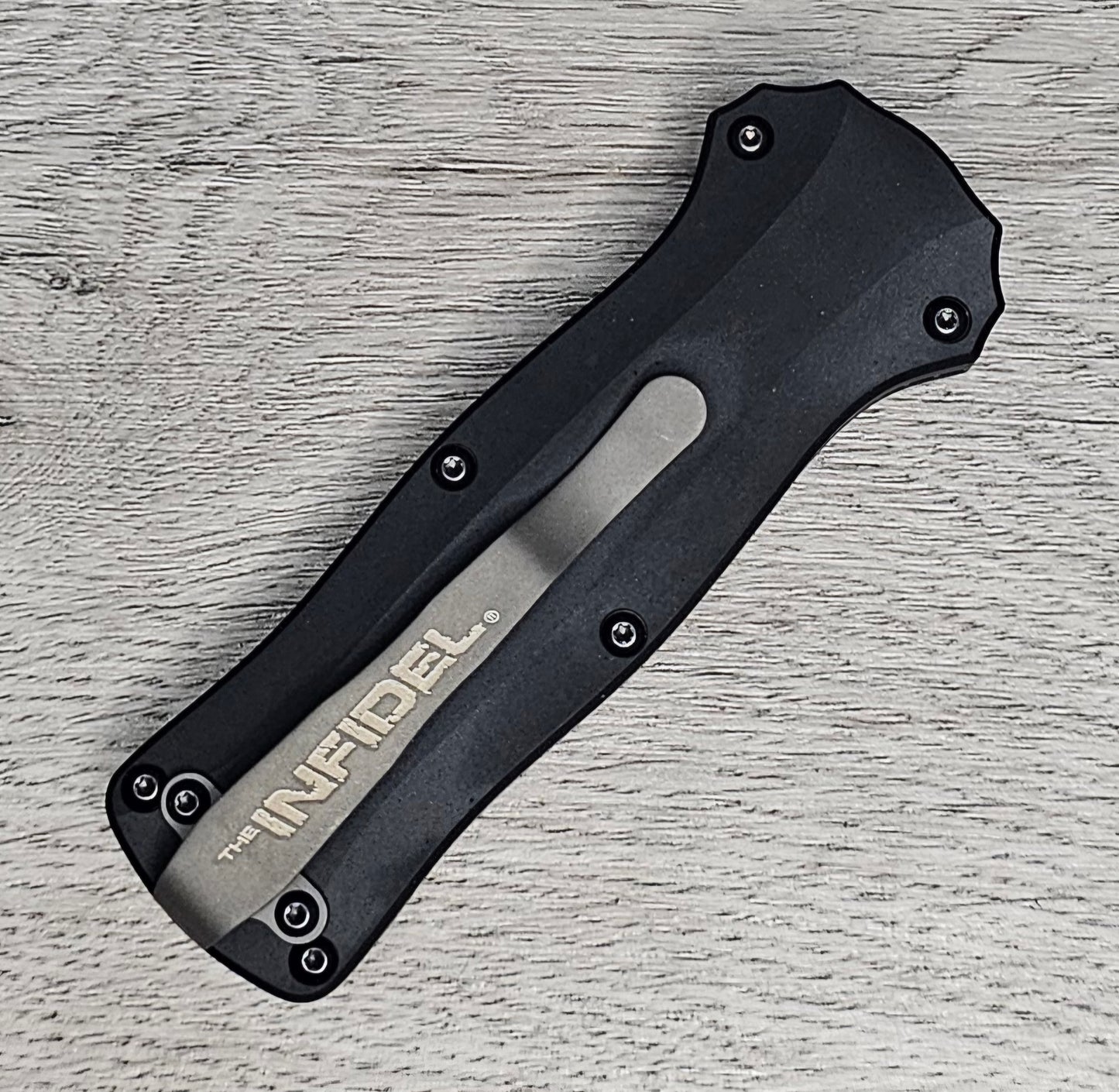 B-USA 3350BK MINI INF*DEL OTF MADE on a BENCH in Oregon