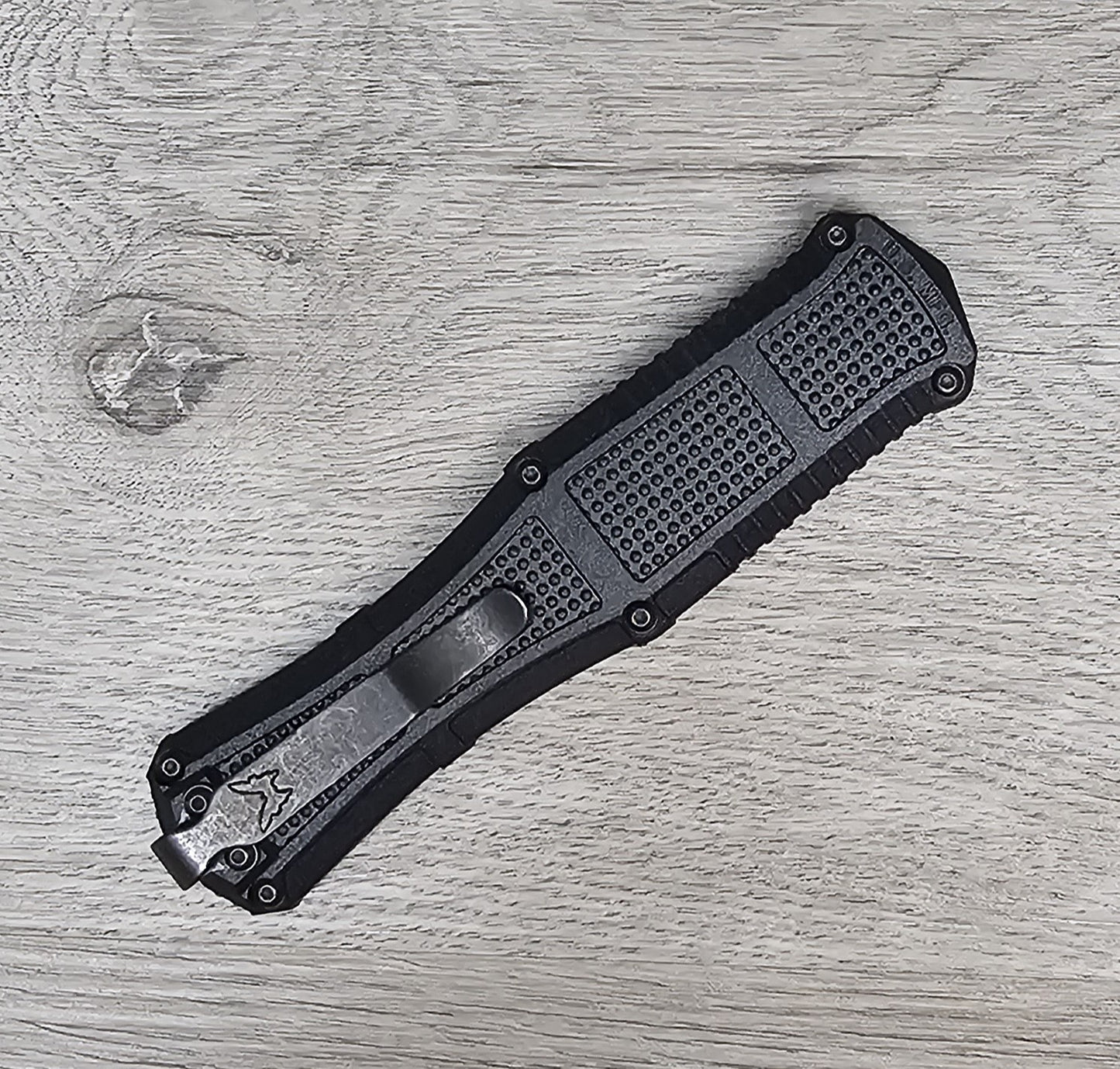 B-USA 3370SGY CLAYM*RE OUT THF FRONT KNIFE. MADE on a BENCH in Oregon