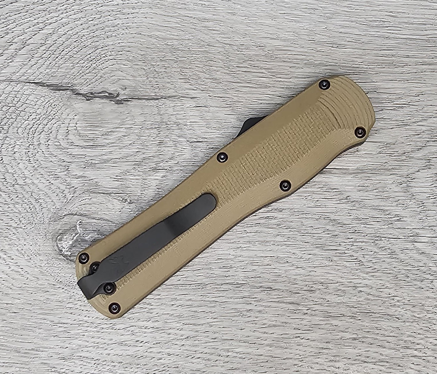 B-USA 3400BK-2 AUTOCR*T COYOTE OUT THE FRONT KNIFE MADE on a BENCH in Oregon