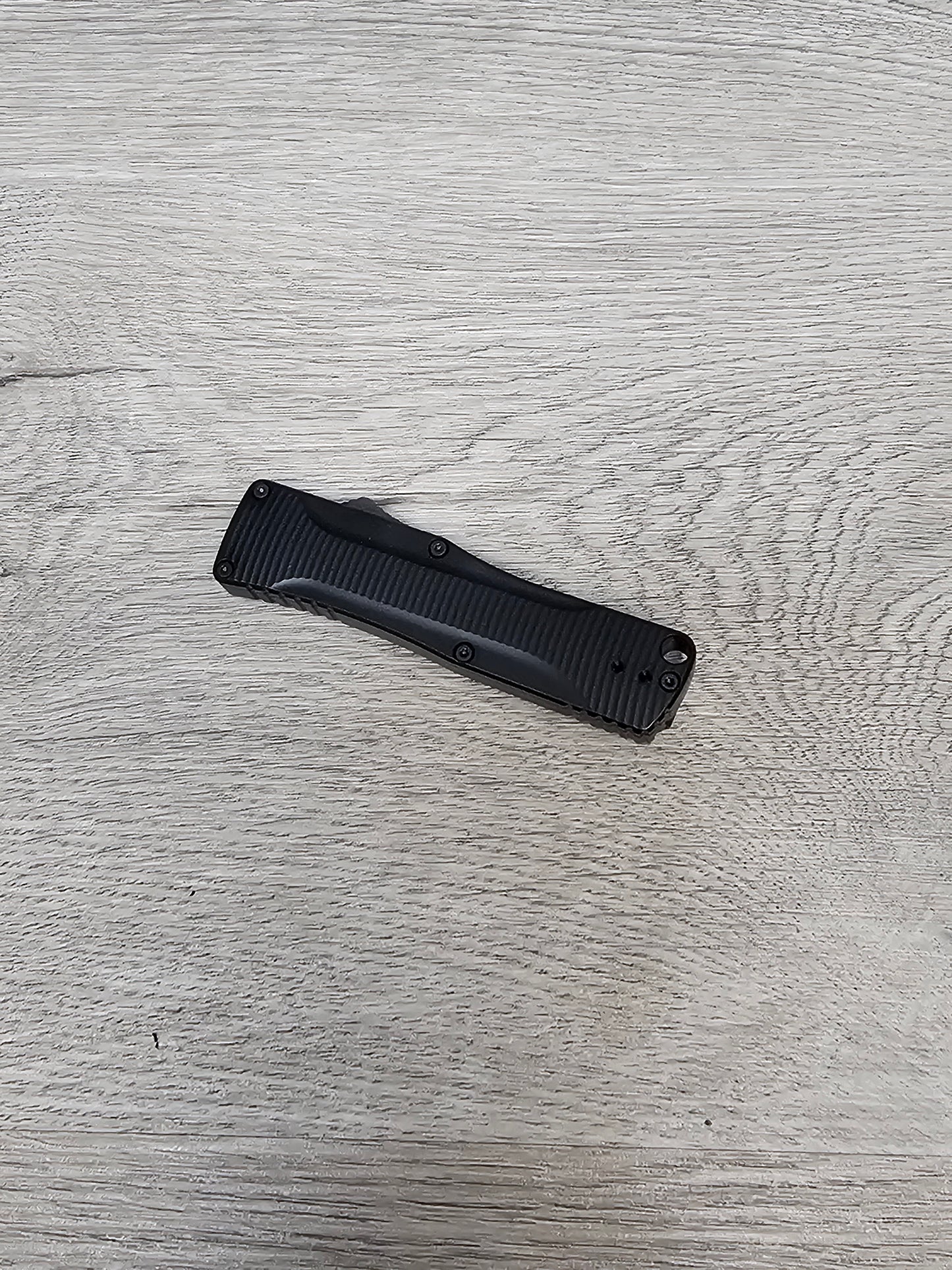 B-USA 4850 "OM" OUT THE FRONT KNIFE MADE on a BENCH in Oregon