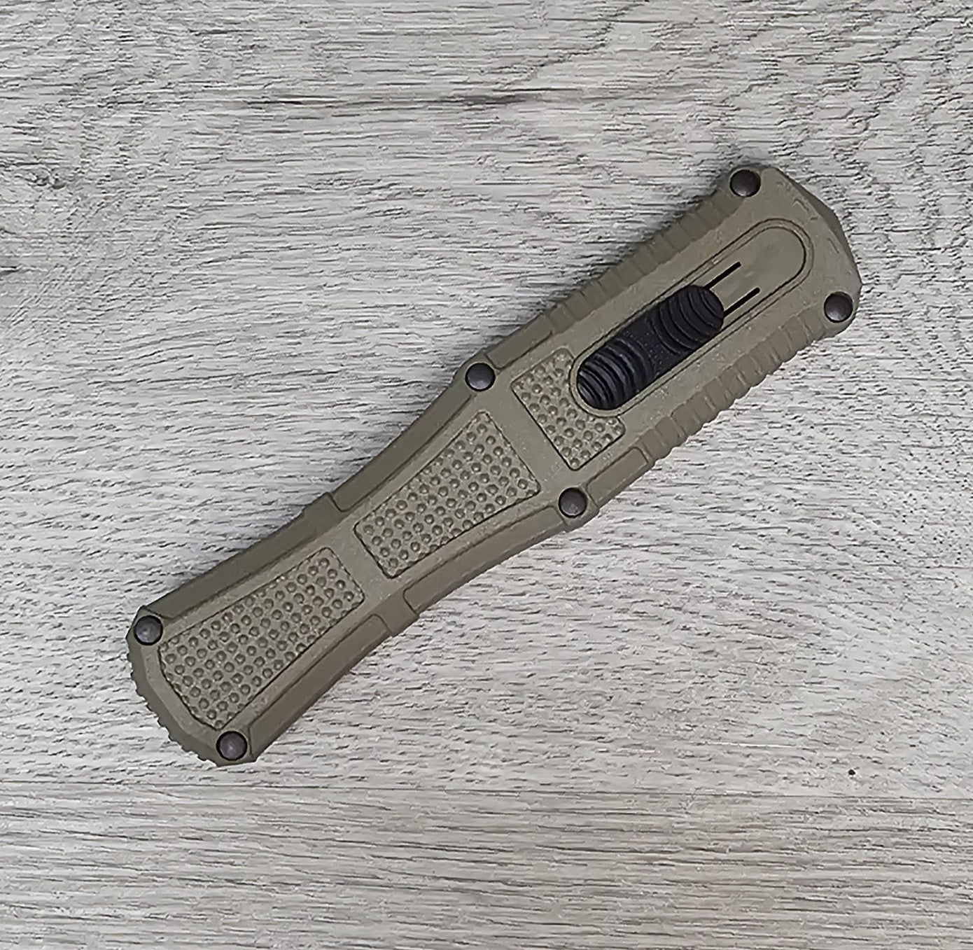 B-USA 3370SGY-1 CLAYM*RE OTF KNIFE RANGER GREEN. MADE on a BENCH in Oregon