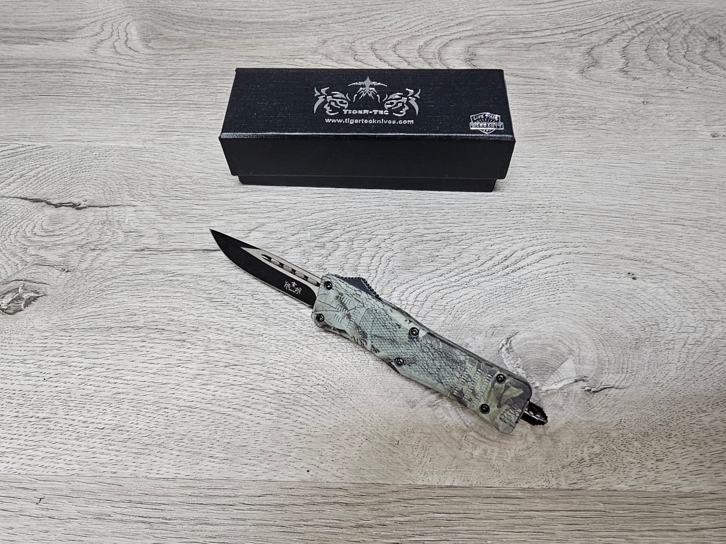 Tiger Tec Defender CAMO Out The Front Knife DROP POINT Blade