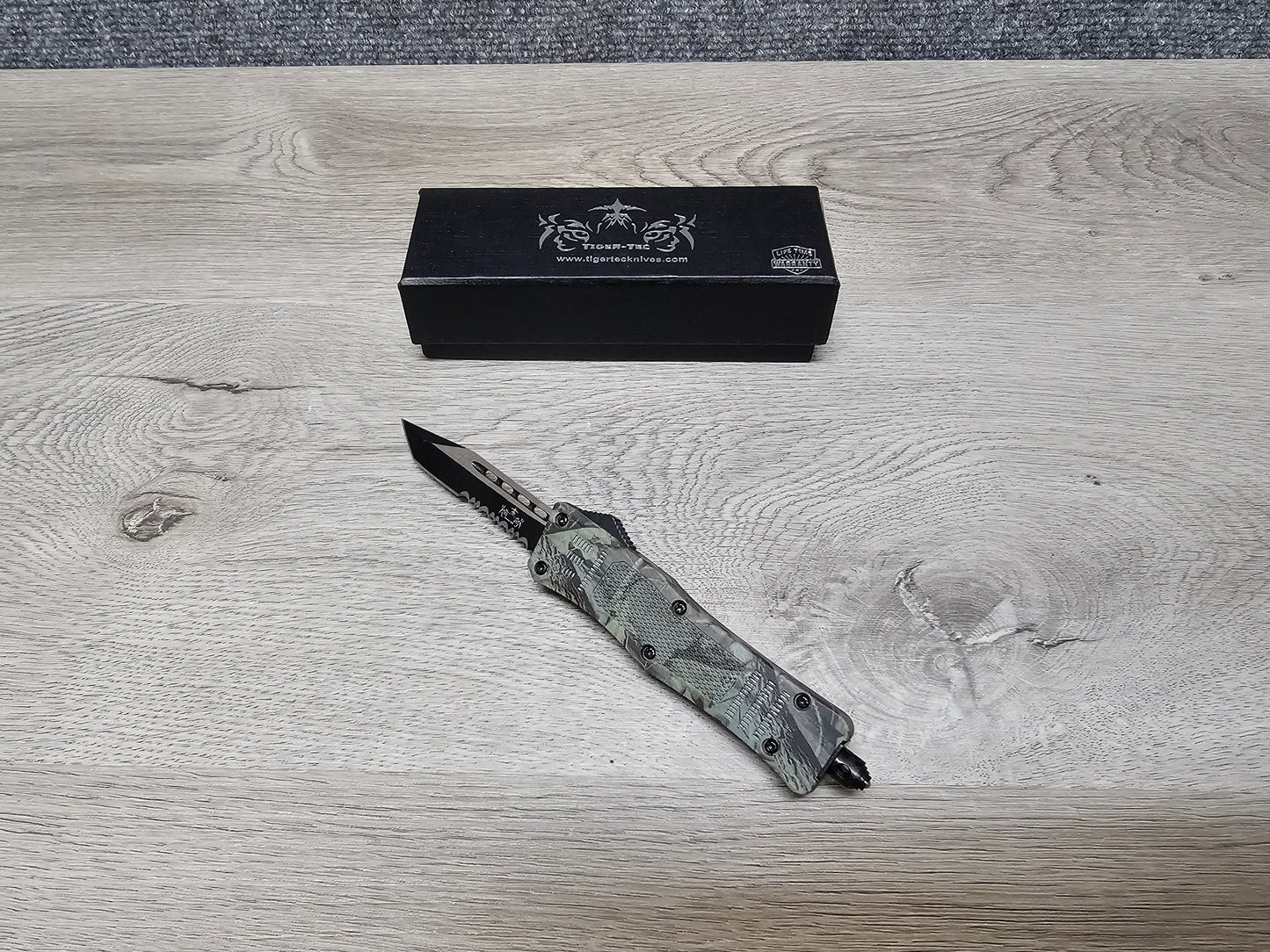 Tiger Tec Defender CAMO Out The Front Knife TANTO Blade