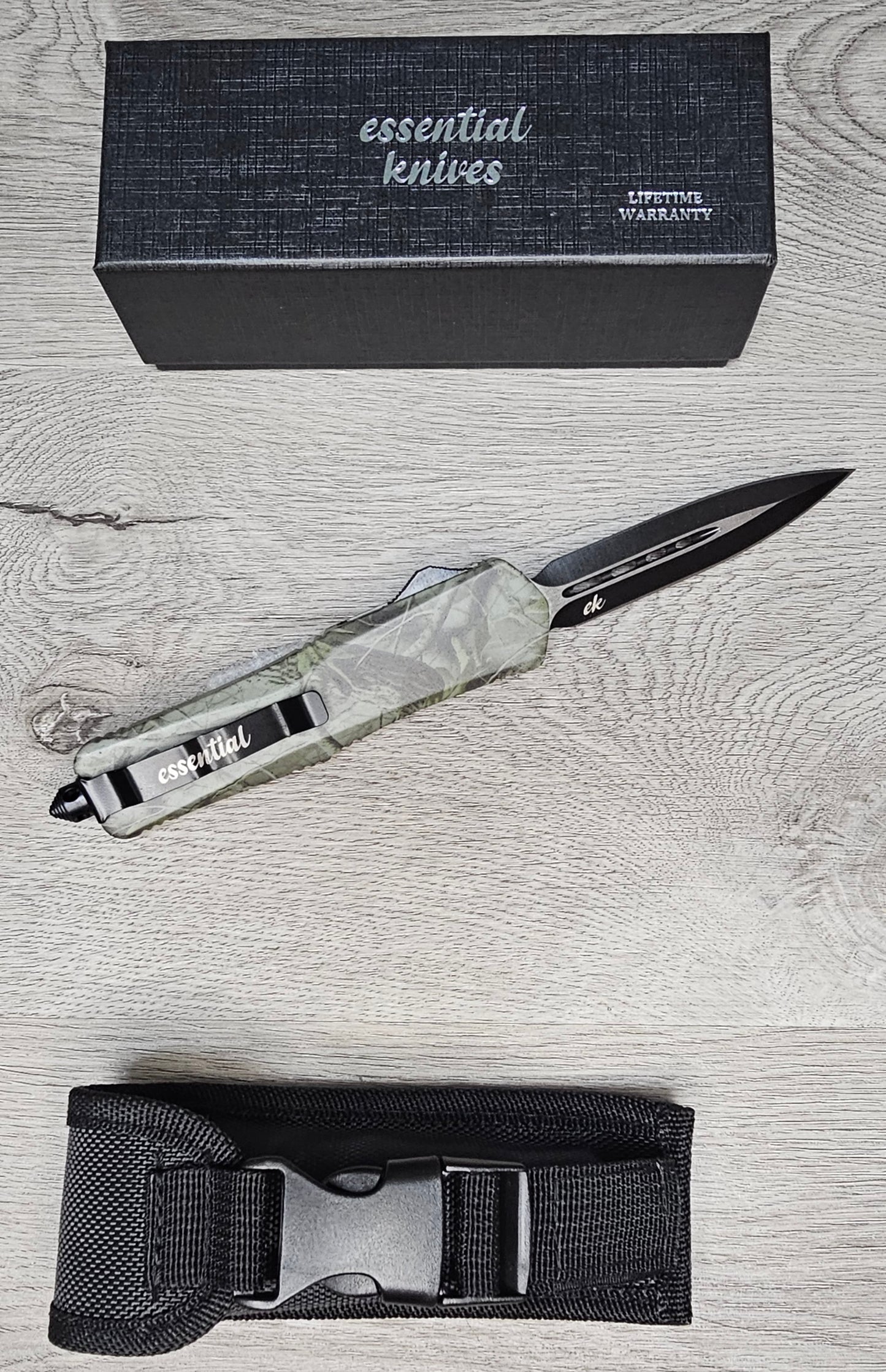 ESSENTIAL KNIVES "THE ESSENTIAL 9"CAMO Out The Front Knife DAGGER Blade