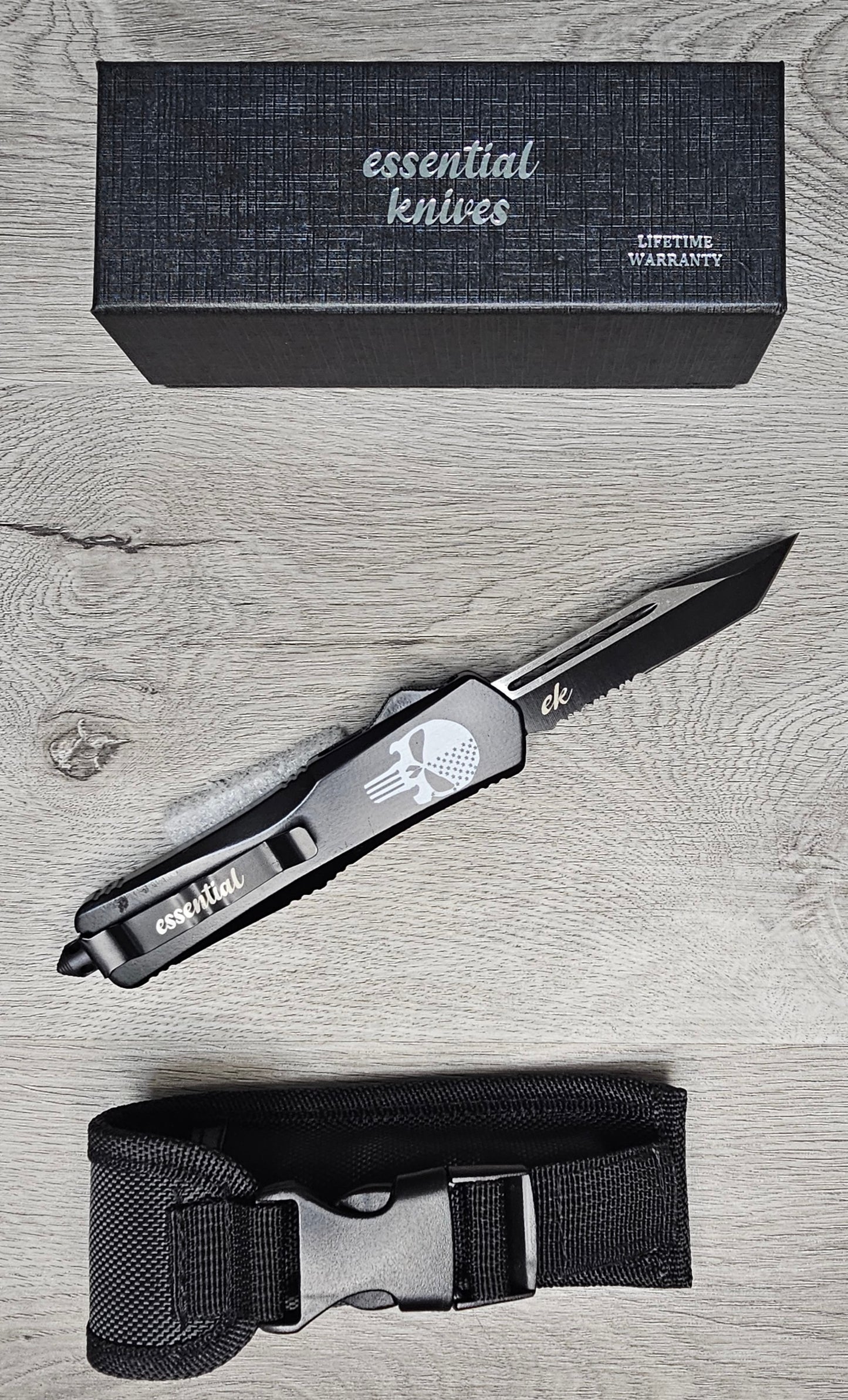 ESSENTIAL KNIVES "THE ESSENTIAL 9" SKULL Out The Front Knife TANTO SERRATED Blade