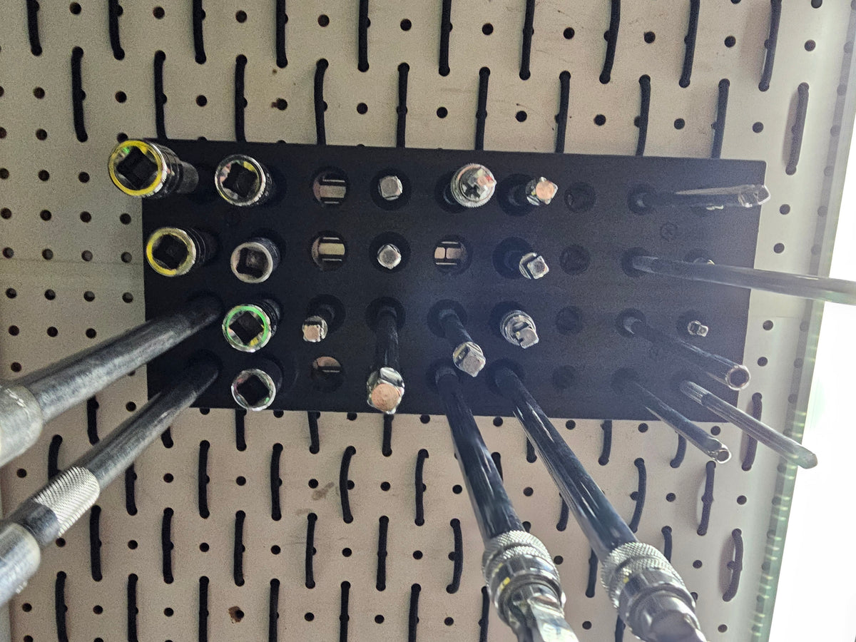 '-MAGNETIC EXTENSION HOLDER HOLDS: 1/4", 3/8", 1/2" EXTENSIONS
