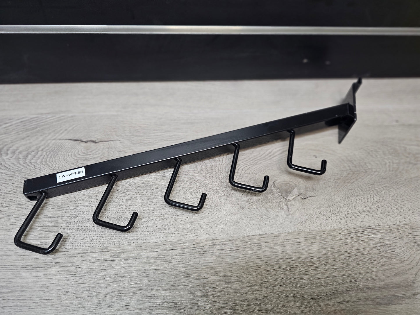 WATERFALL (black) WITH 5 HOOKS #SW-WFB5H FOR SLATWALL