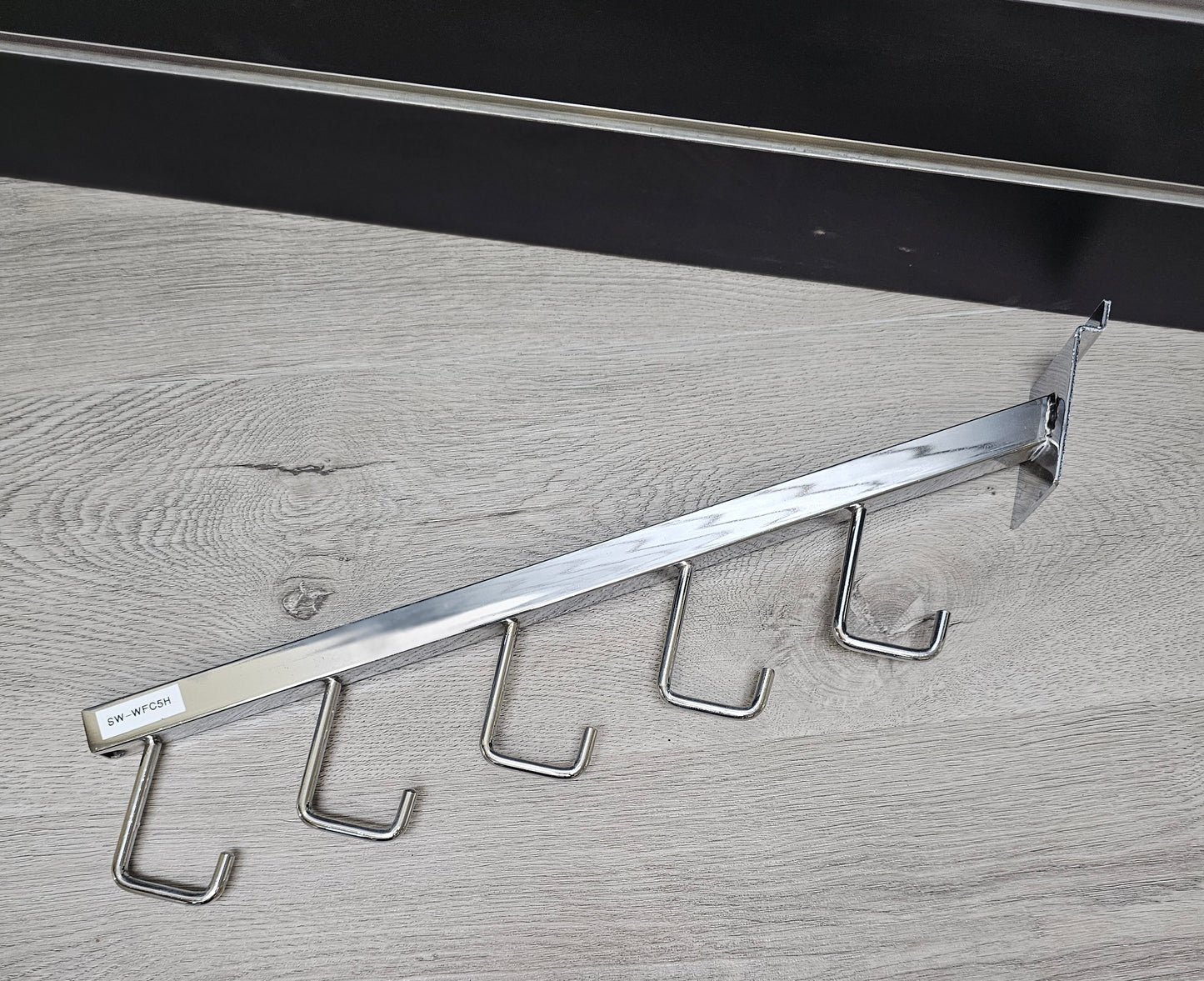 WATERFALL CHROME WITH 5 HOOKS #SW-WFC5H FOR SLATWALL