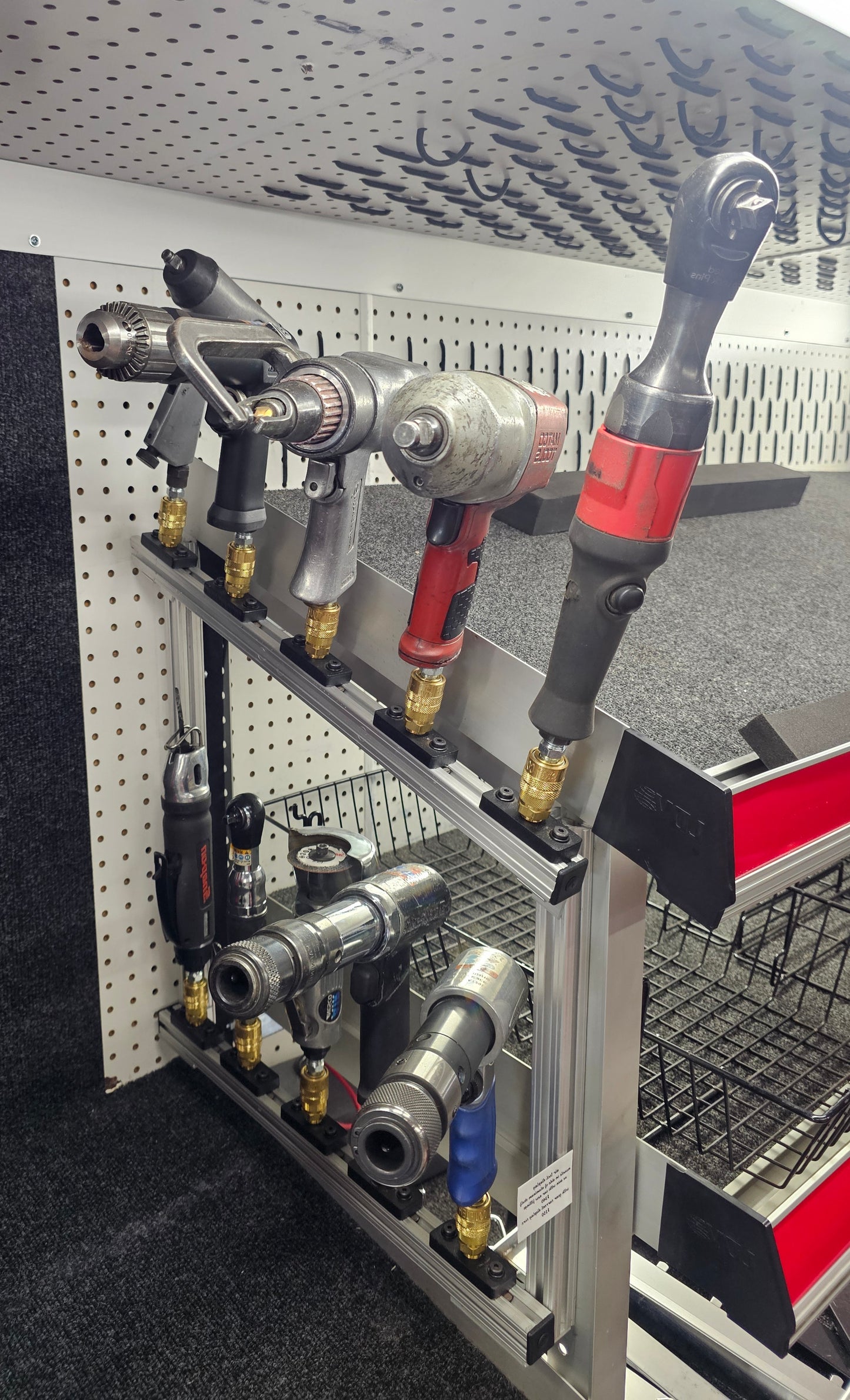 Air Tool Display MOUNTS TO THE SIDE OF YOUR EXISTING ALUMINUM SHELVES
