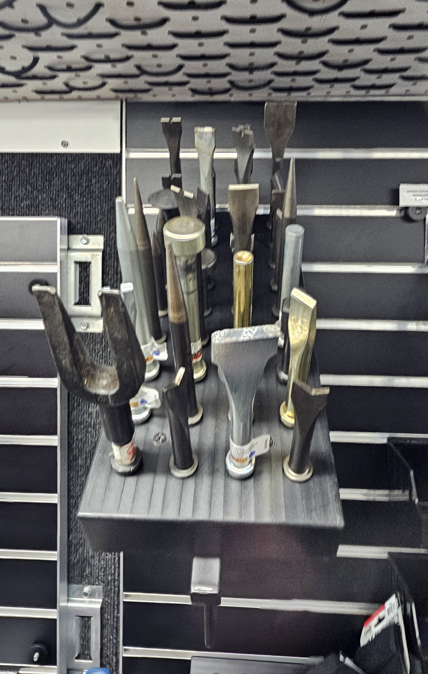 AIR HAMMER BIT HOLDER WATERFALL WITH 5 HOOKS (FOR SLATWALL) SWWF-AH