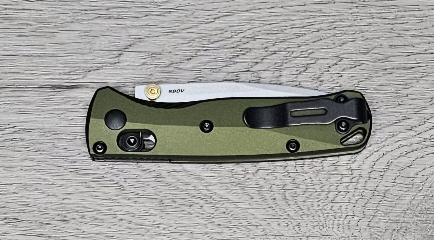 B-USA 533SL-10 MIN* BUGOUT GREEN ALUMINUM MADE on a BENCH in Oregon