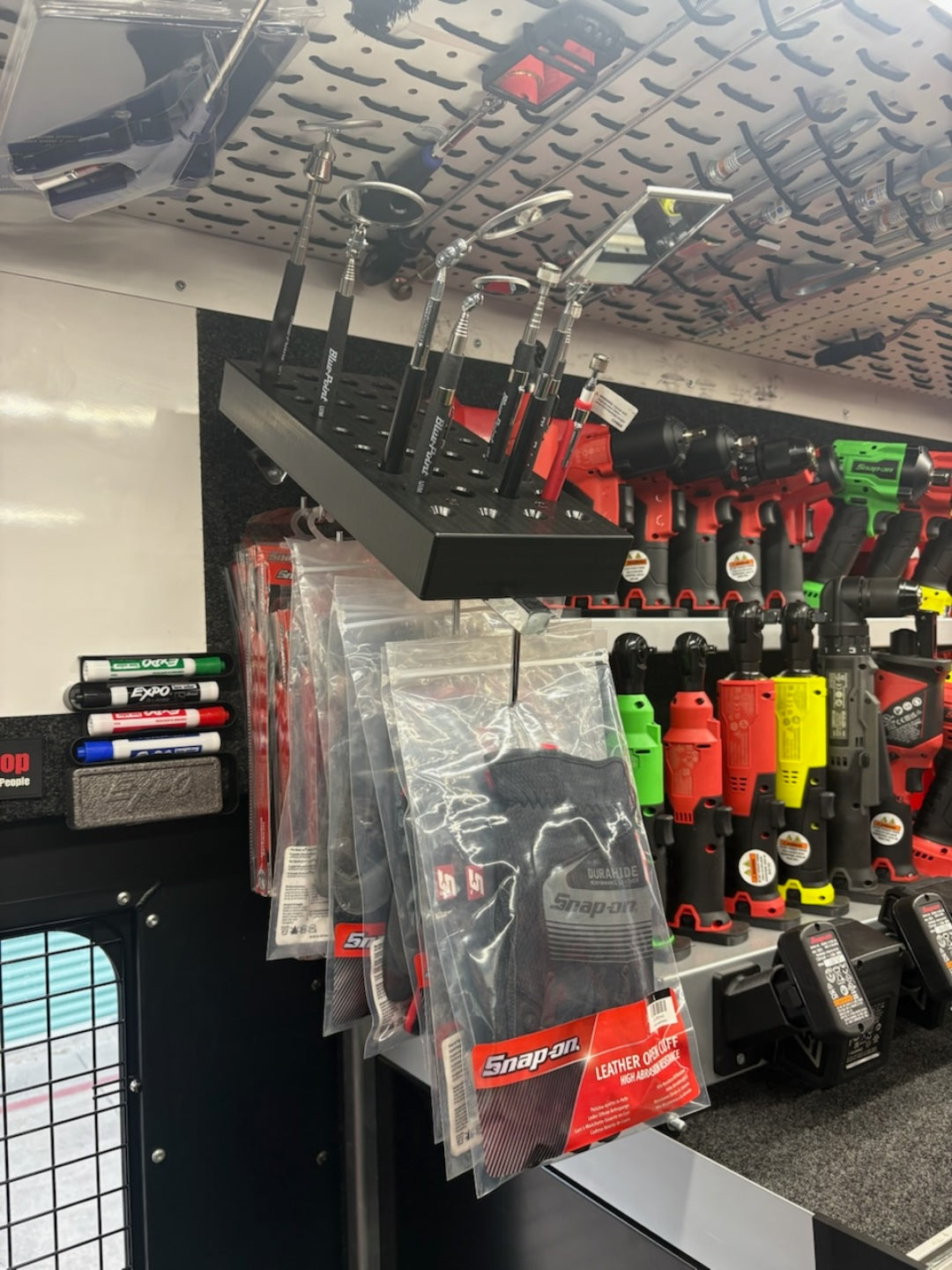 MAGNET & MIRROR HOLDER WATERFALL WITH 5 HOOKS (SCREW MOUNT) WF-MMSM