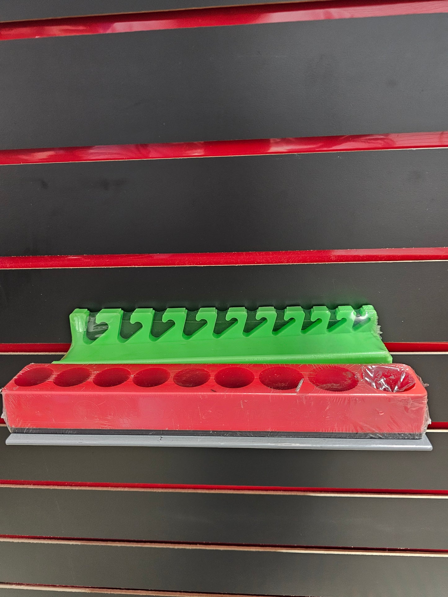 ESSENTIAL SHELF FOR SLAT WALL 4X10" #SW-S1