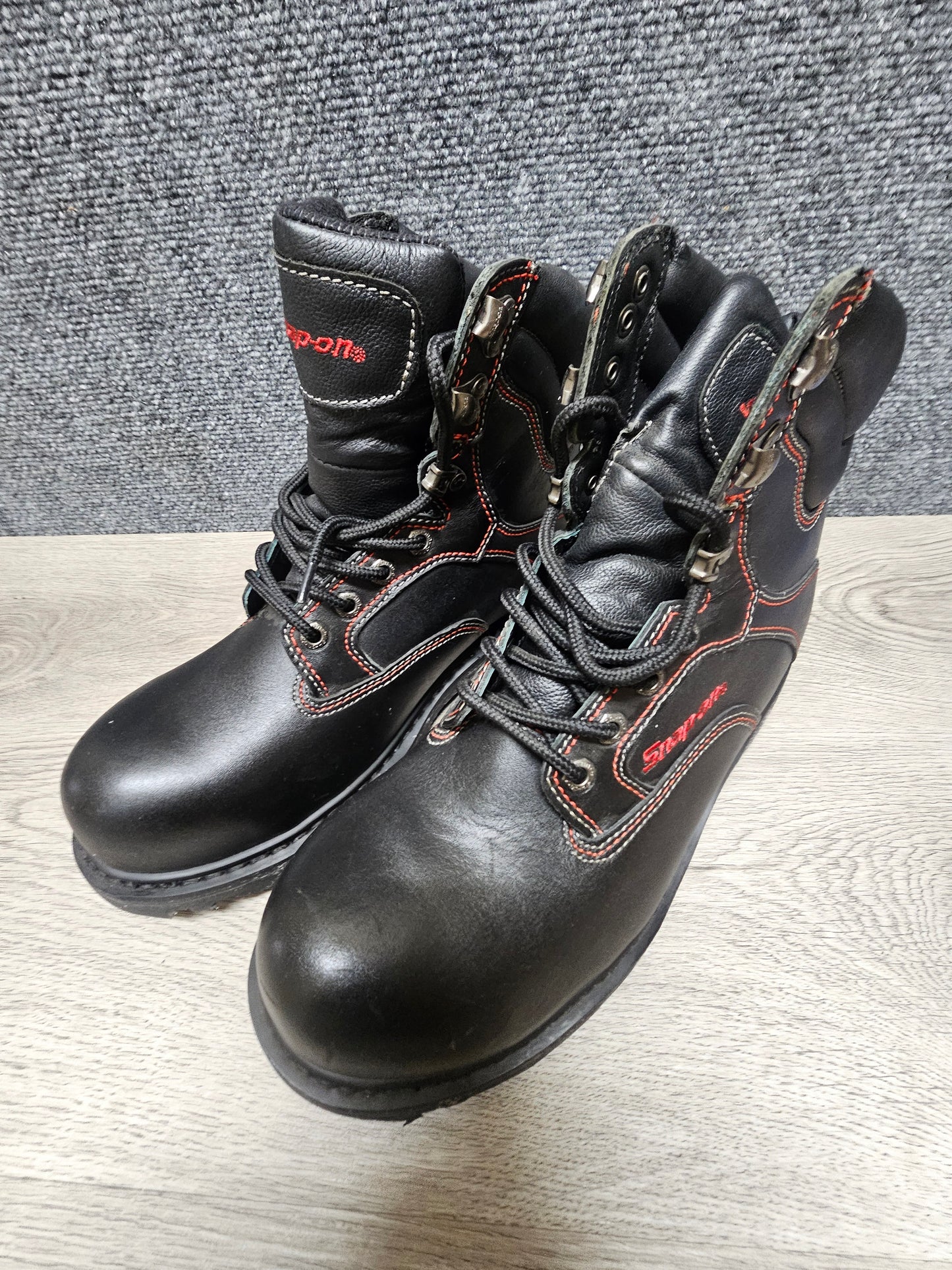 Snap-on Chassis CT composite to boots size 8.5. Brand new. light scratches from being displayed on tool truck