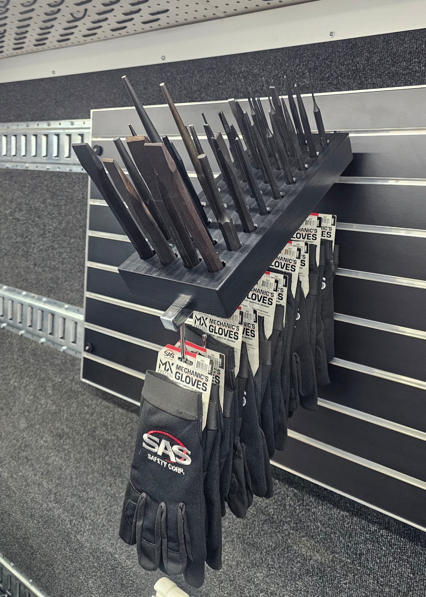 PUNCH & CHISEL HOLDER WATERFALL WITH 5 HOOKS (FOR SLATWALL) SWWF-PC