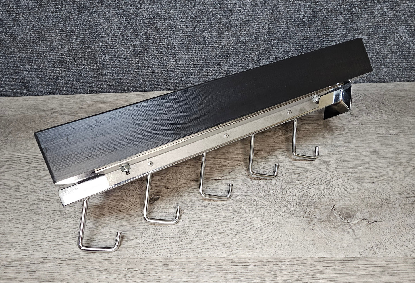 PUNCH & CHISEL HOLDER WATERFALL WITH 5 HOOKS (FOR SLATWALL) SWWF-PC