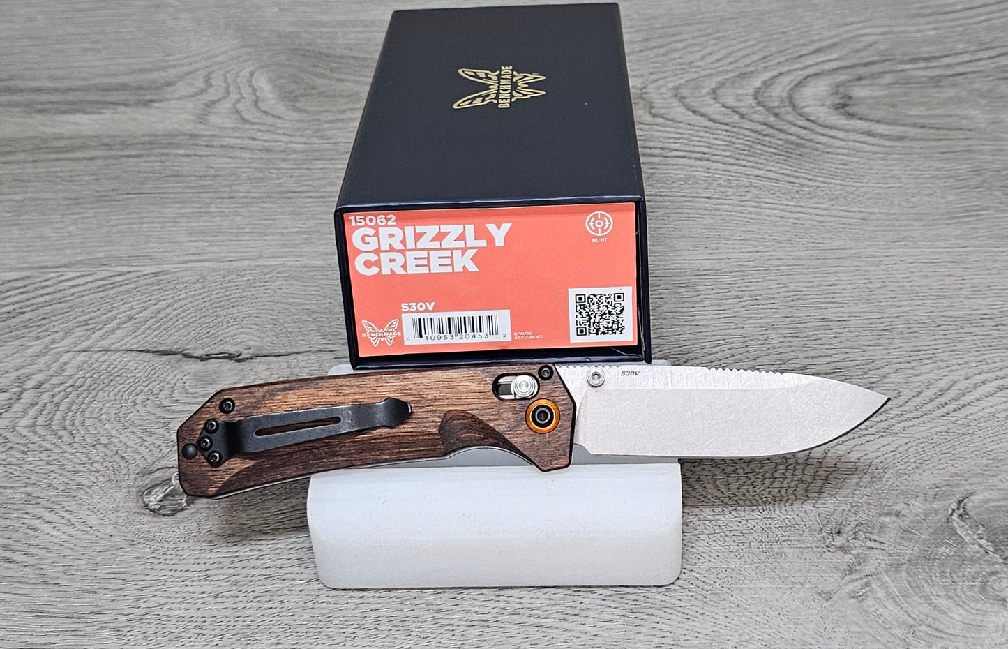 B-USA 15062  GRIZZLY CREEK  STABILIZED WOOD MADE on a BENCH in Oregon