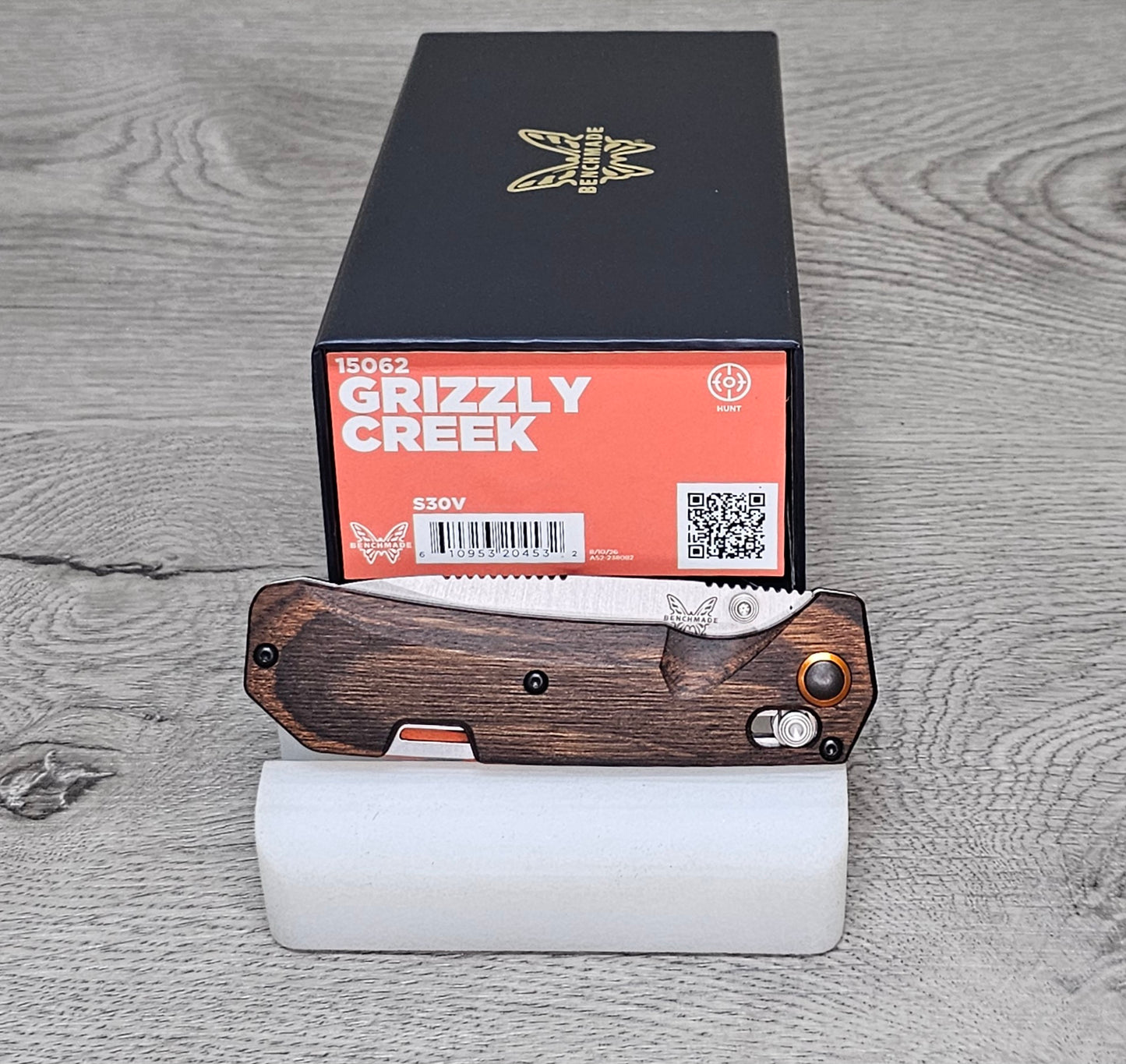 B-USA 15062  GRIZZLY CREEK  STABILIZED WOOD MADE on a BENCH in Oregon