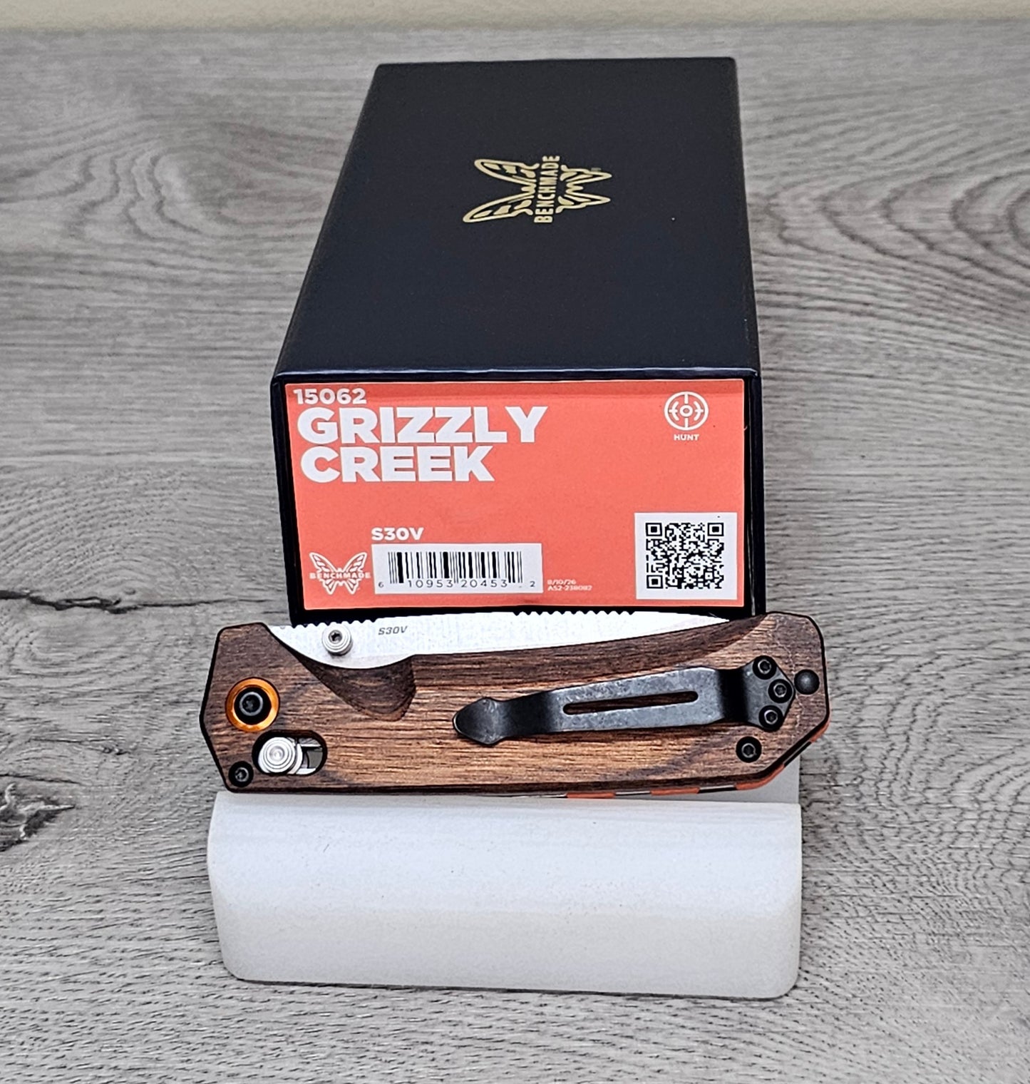 B-USA 15062  GRIZZLY CREEK  STABILIZED WOOD MADE on a BENCH in Oregon