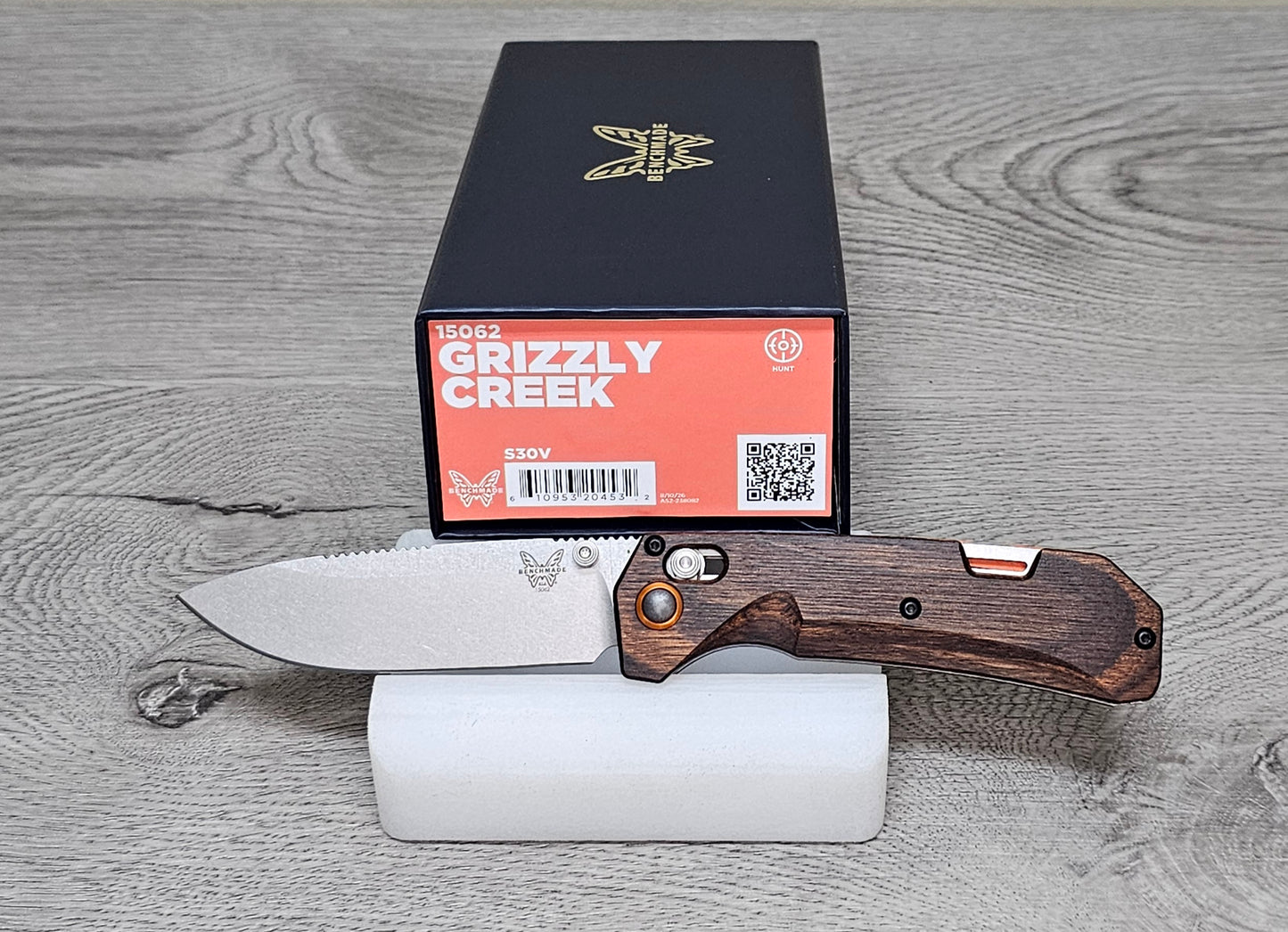 B-USA 15062  GRIZZLY CREEK  STABILIZED WOOD MADE on a BENCH in Oregon