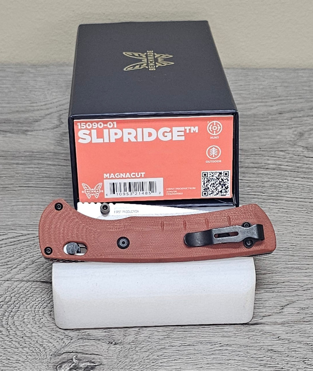 B-USA 15090-01 SLIPR1DGE RUST ORANGE MADE on a BENCH in Oregon