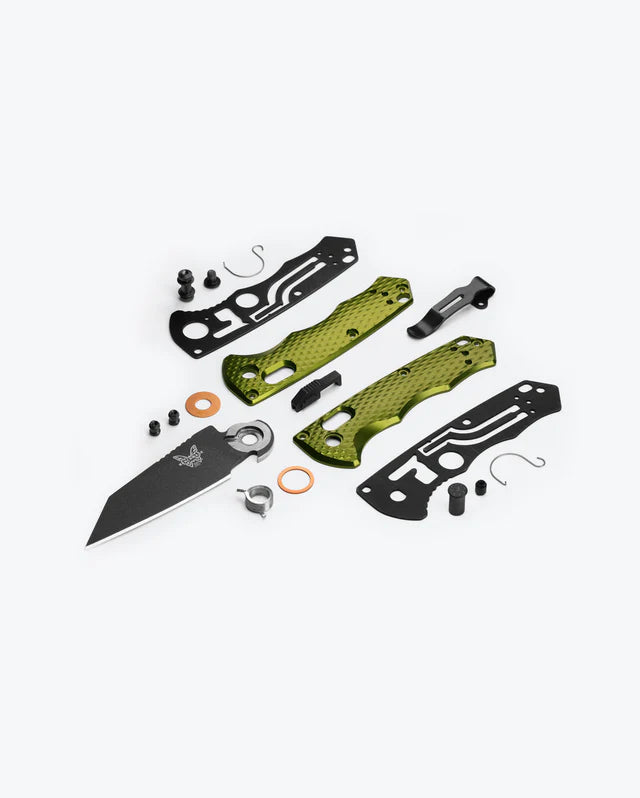 BENCHMADE Auto Immunity™  Woodland Green Aluminum  Wharncliffe AUTO OPENING