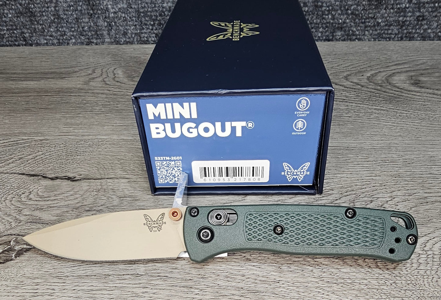 B-USA 533TN-2601 MIN*  BUGO*T TAIGA GREEN MADE on a BENCH in Oregon