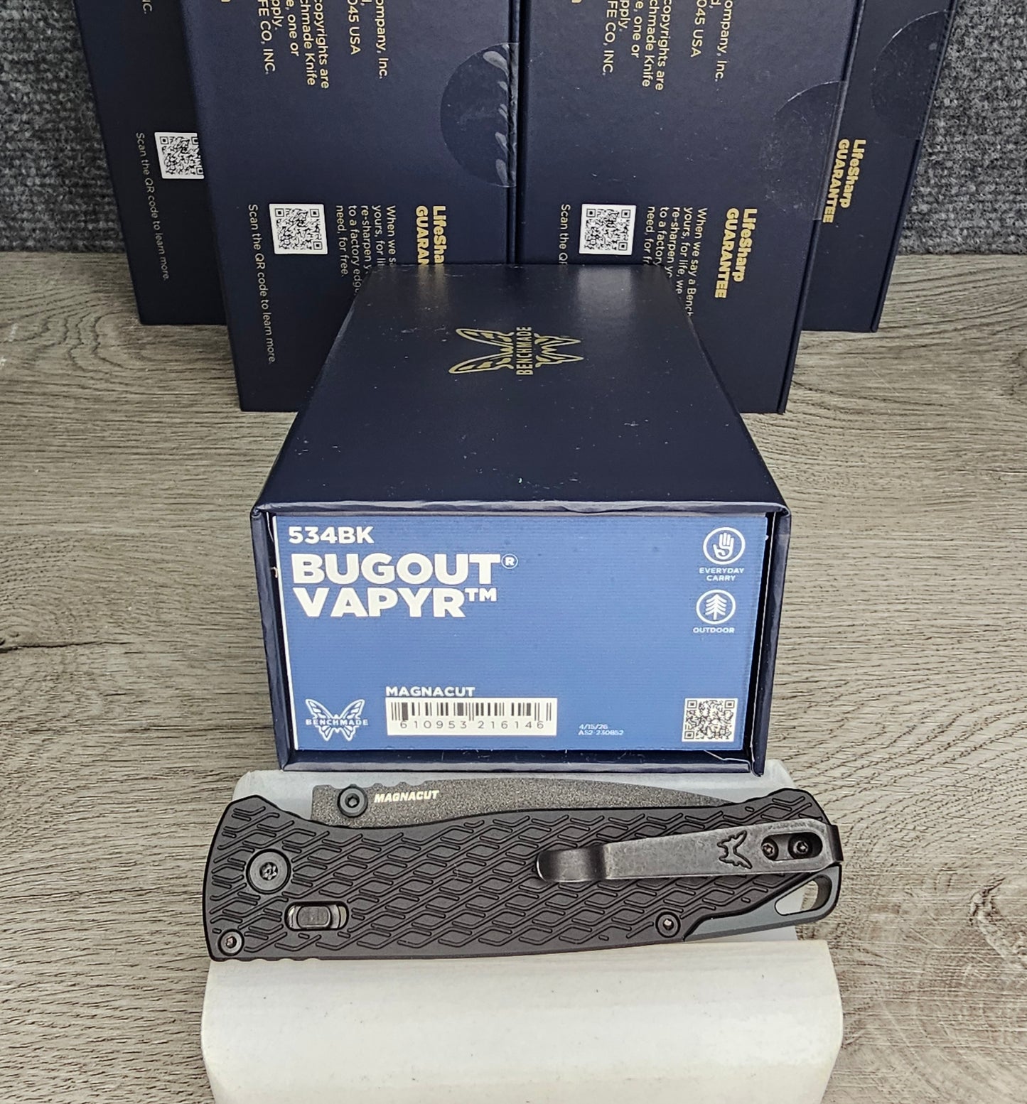 B-USA 534BK V*PYR BUGO*T ANODIZED ALUMINM HANDLE MADE on a BENCH in Oregon