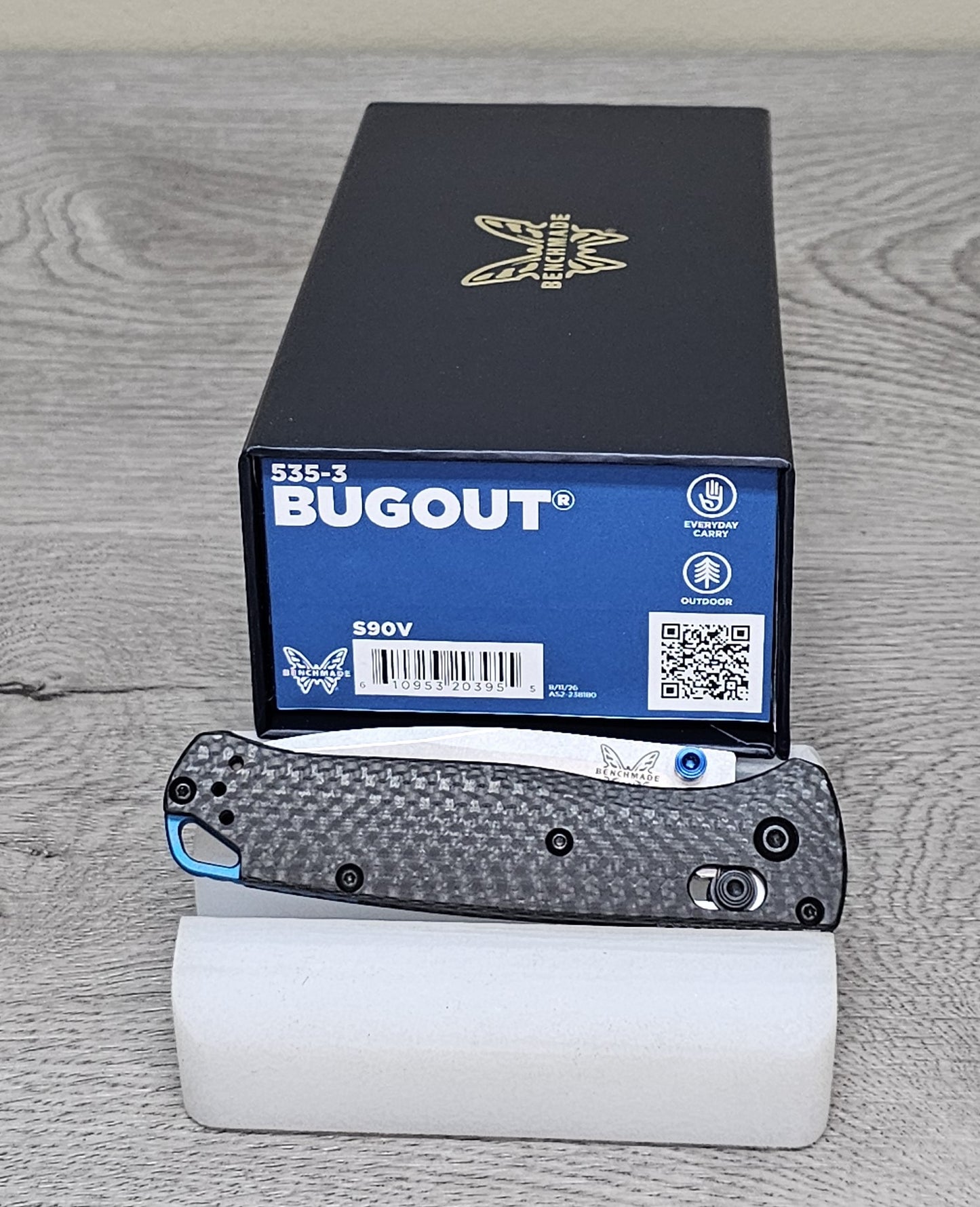 B-USA 535-3  BUG0UT CARBON FIBER BLUE ACCENTS MADE on a BENCH in Oregon