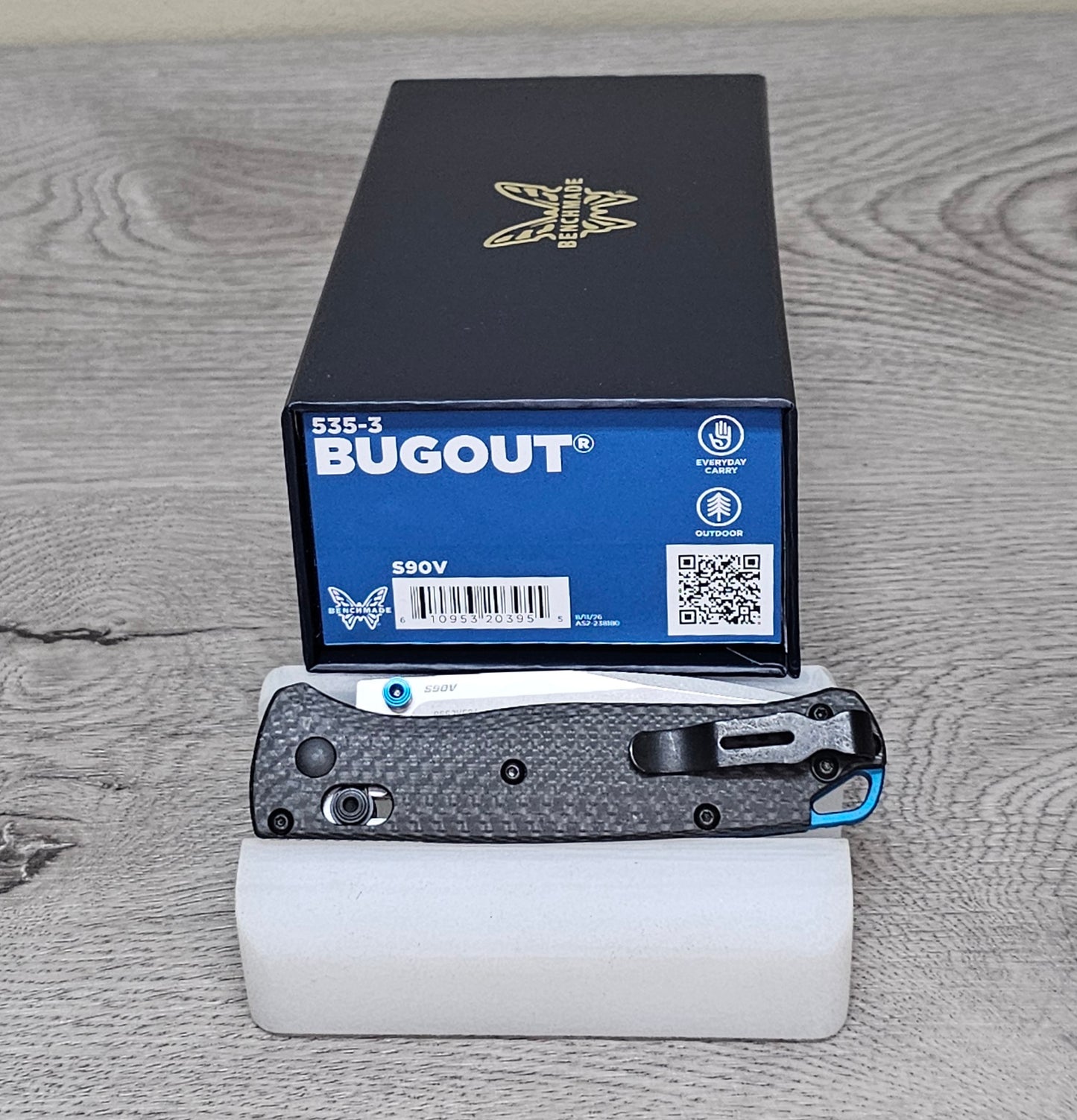 B-USA 535-3  BUG0UT CARBON FIBER BLUE ACCENTS MADE on a BENCH in Oregon