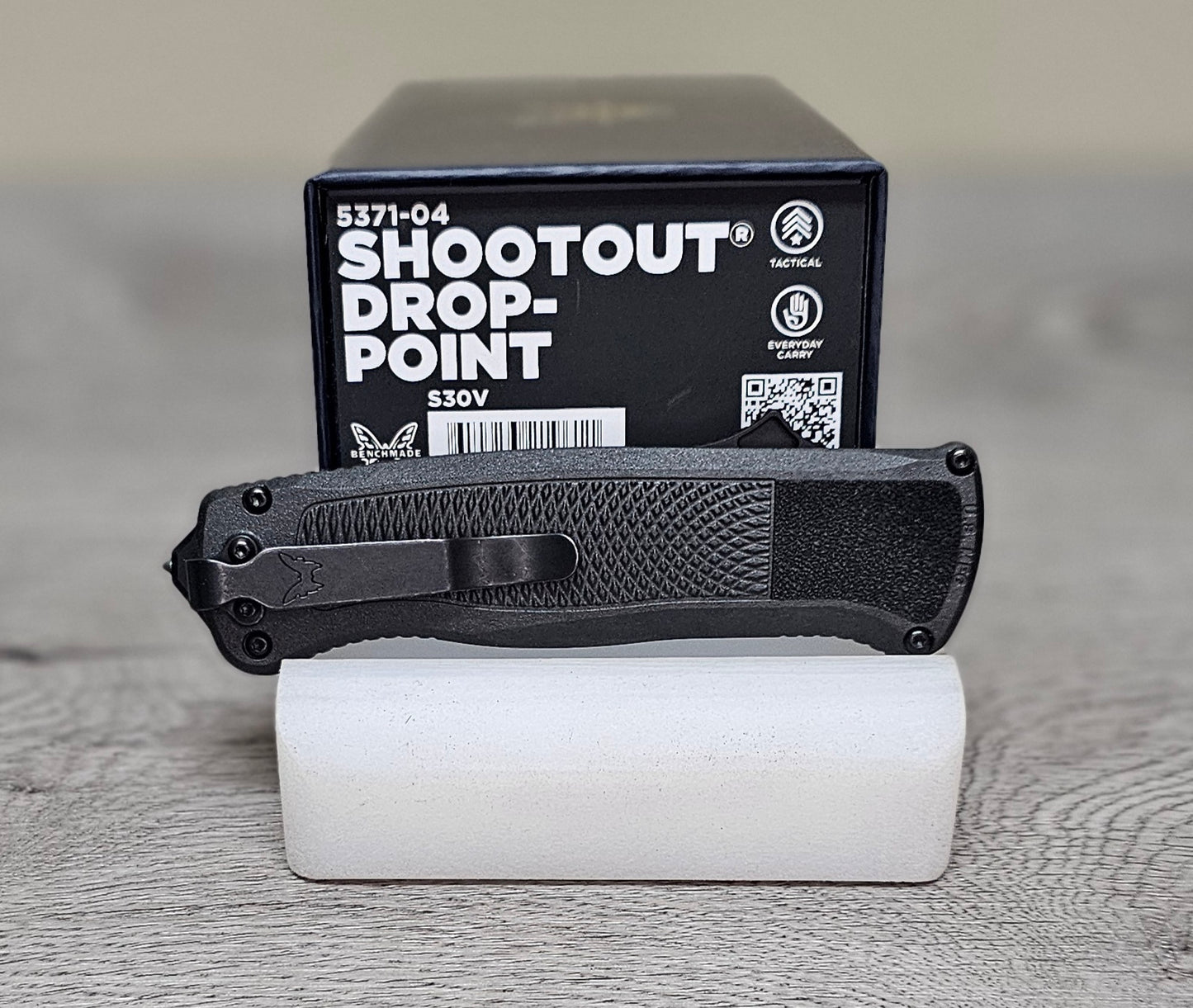 B-USA 5371-04 SHO*TOUT BLACK DROP POINT OTF MADE on a BENCH in Oregon