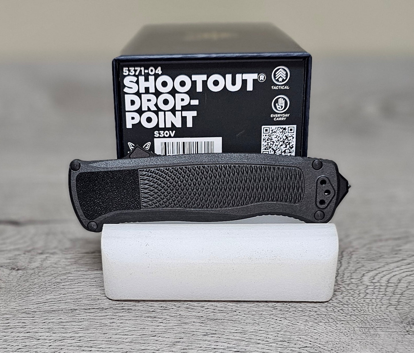 B-USA 5371-04 SHO*TOUT BLACK DROP POINT OTF MADE on a BENCH in Oregon