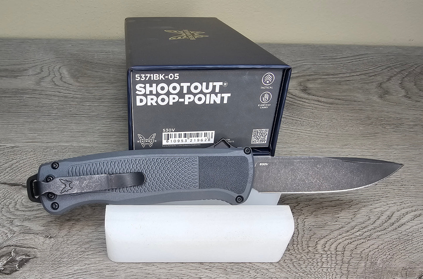 B-USA 5371BK-05 SHO*TOUT DARK GRAY DROP POINT OTF MADE on a BENCH in Oregon