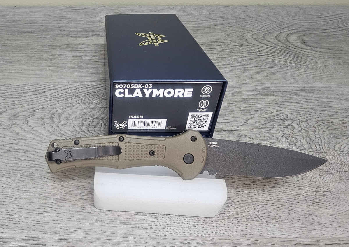B-USA 9070SBK-03 CLAYM0RE AUTO OPENING (NON 0TF) RANGER GREEN SERRATED KNIFE . MADE on a BENCH in Oregon (Copy)