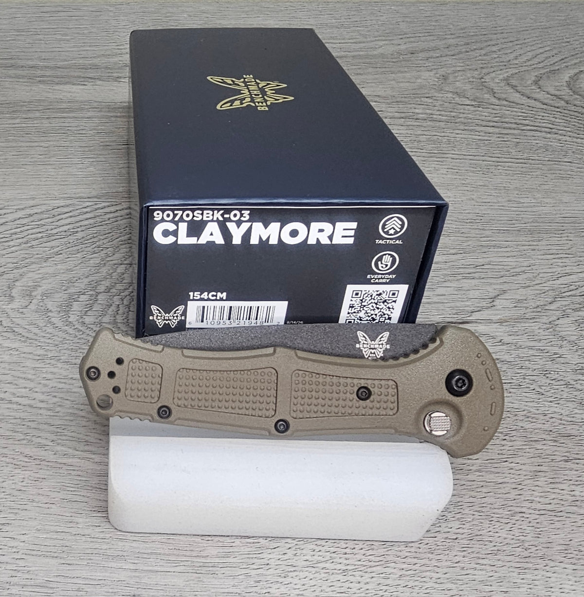 B-USA 9070SBK-03 CLAYM0RE AUTO OPENING (NON 0TF) RANGER GREEN SERRATED KNIFE . MADE on a BENCH in Oregon (Copy)