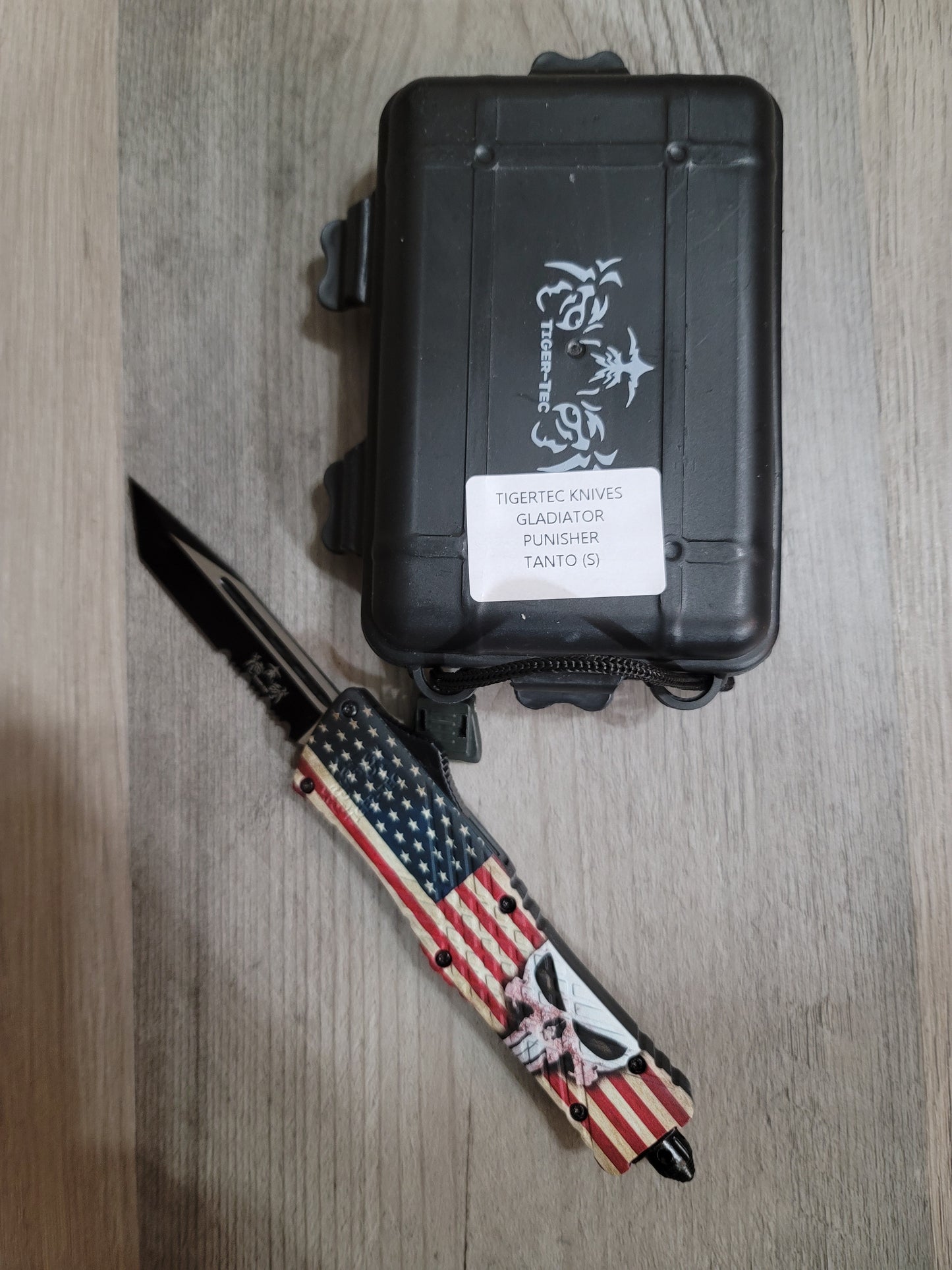 Tiger Tec Gladiator Out the Front Knife. Punisher Tanto Serrated Blade