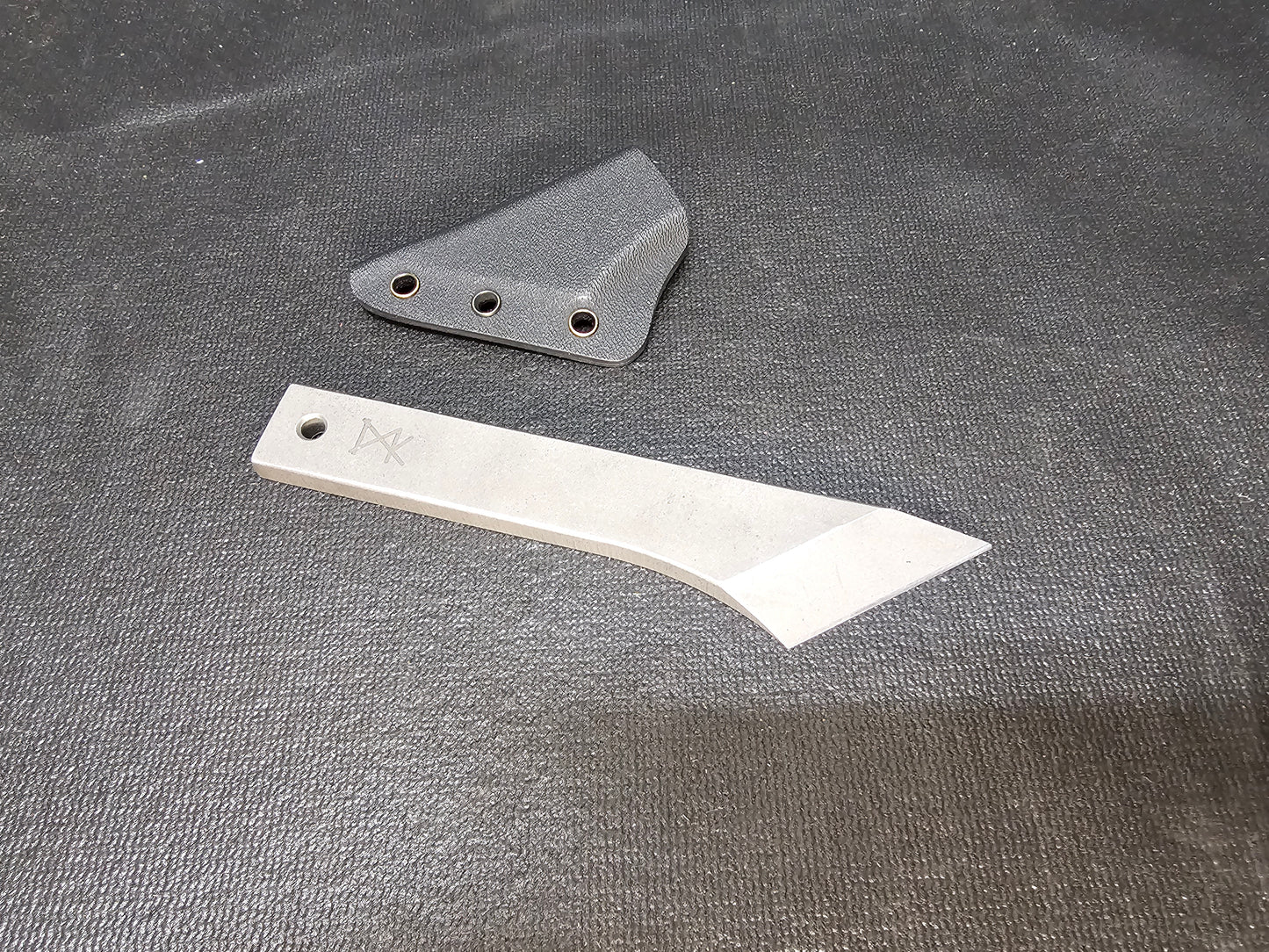 ESSENTIAL KNIVES "THE ESSENTIAL 9" 12 PACK: 2 OF EACH DAGGER, DROP POINT, TANTO IN BLACK & RED PLUS A BONUS KIRIDASHI FREE!!