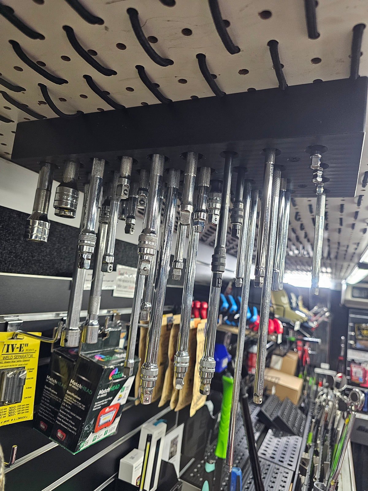 '-MAGNETIC EXTENSION HOLDER HOLDS: 1/4", 3/8", 1/2" EXTENSIONS