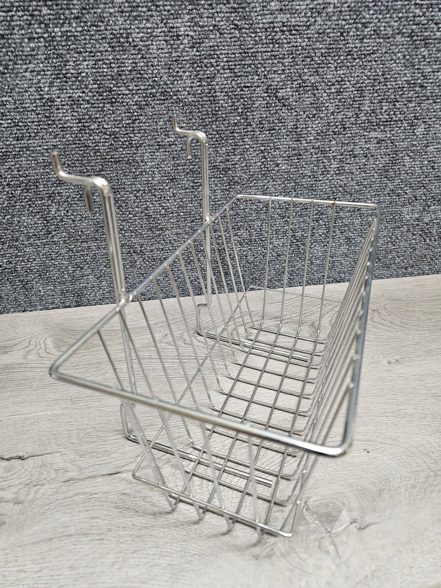 CHROME MEDIUM WIRE BASKET 12X6X6" FOR SLATWALL OR PEGBOARD #SW-MDBSKC