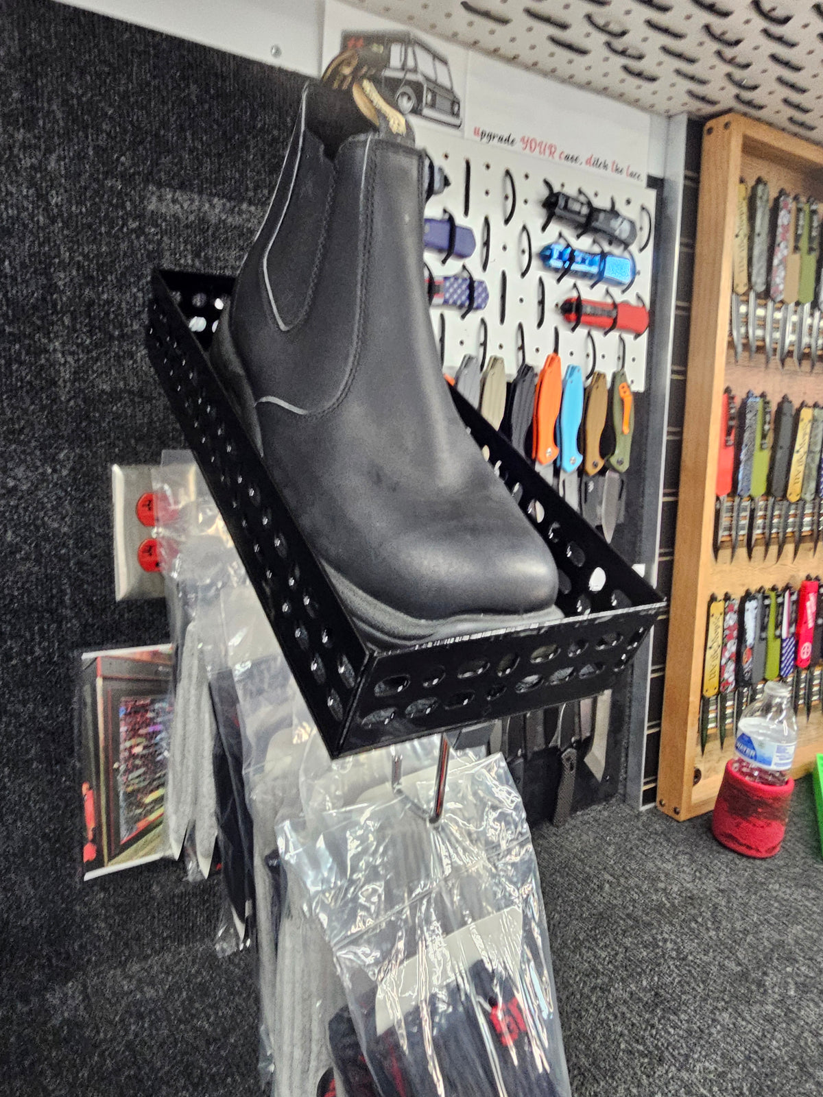 WORK BOOT Display
