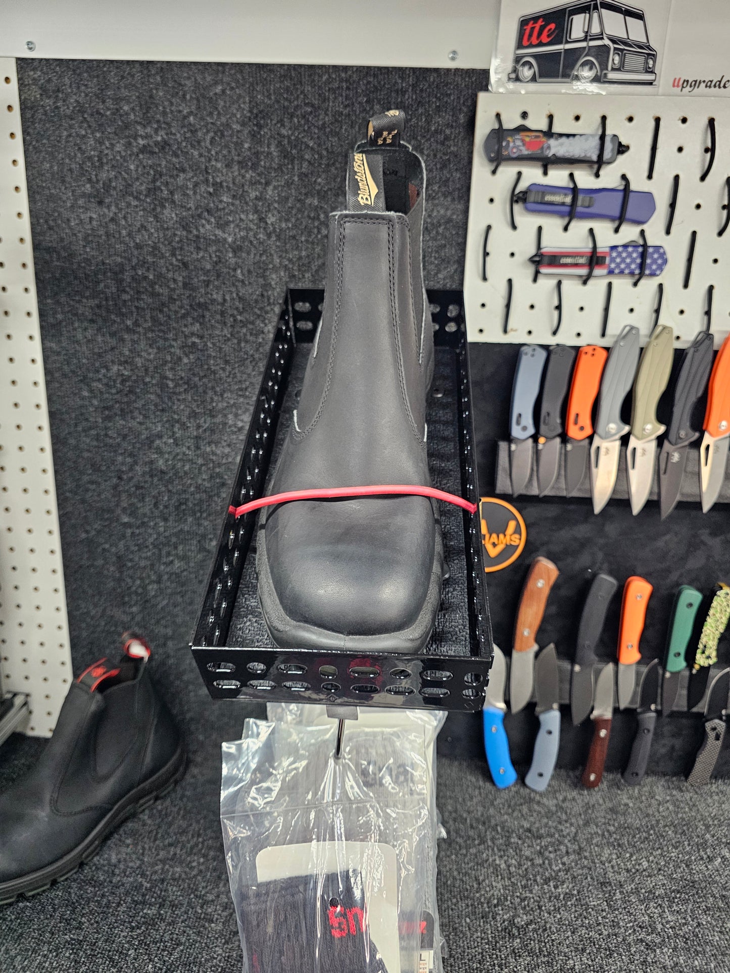 WORK BOOT Display