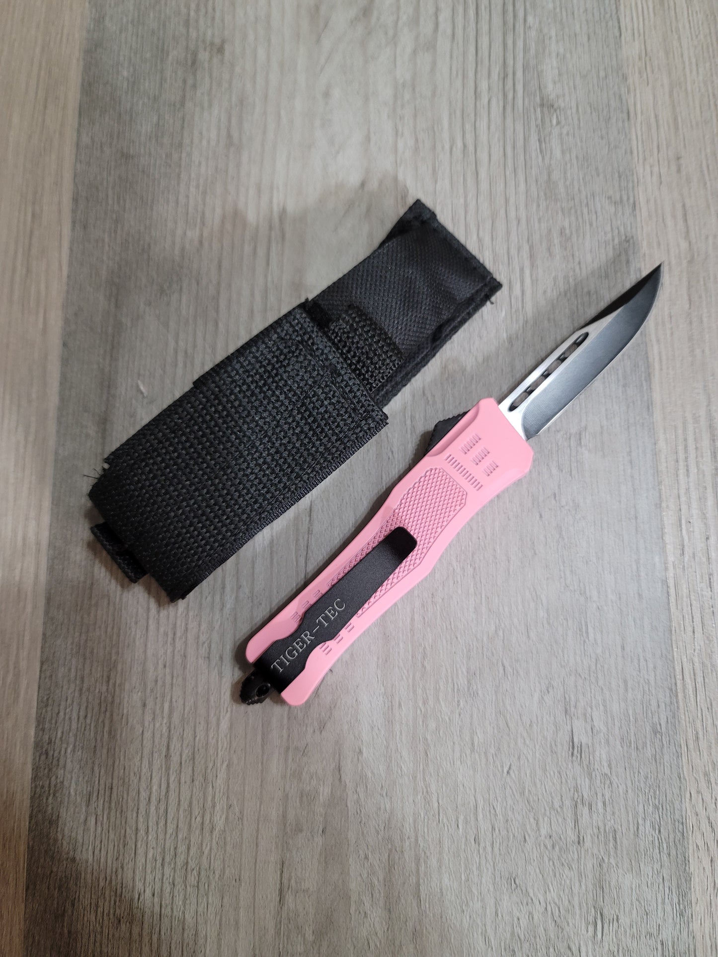 Tec Defender Pink Out The Front Knife Drop Point Blade